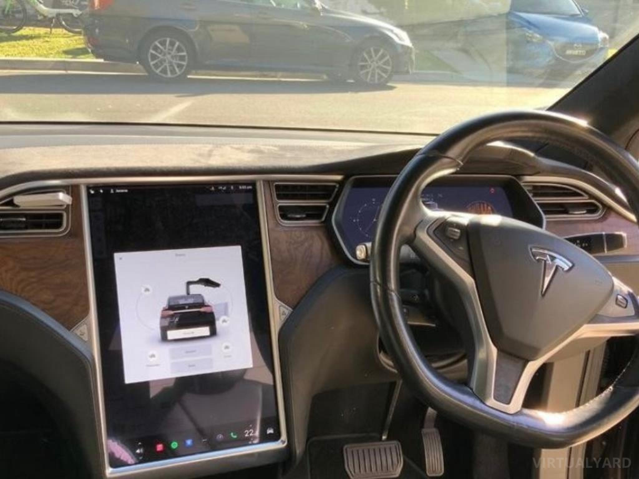TESLA MODEL X