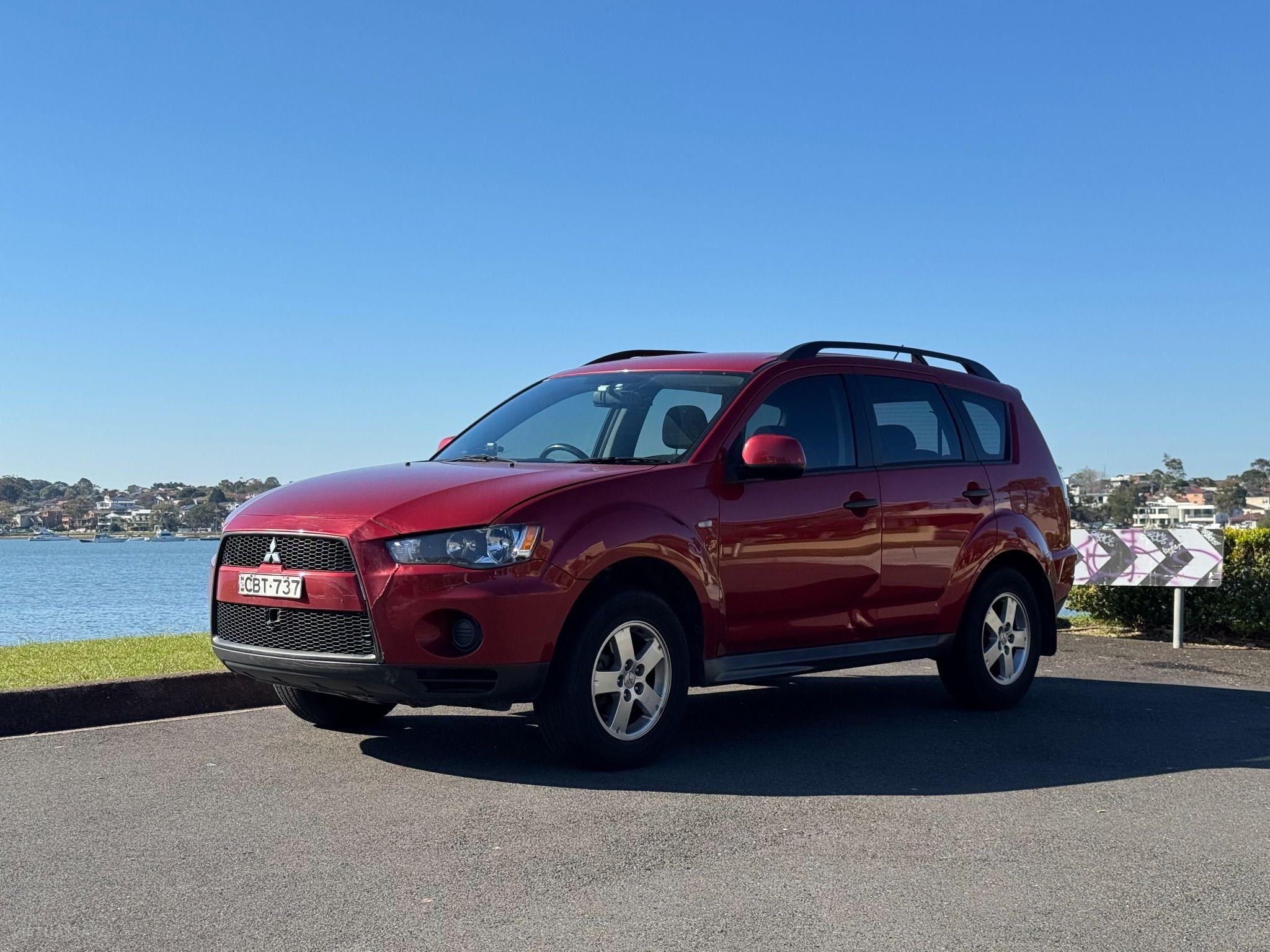 MITSUBISHI OUTLANDER