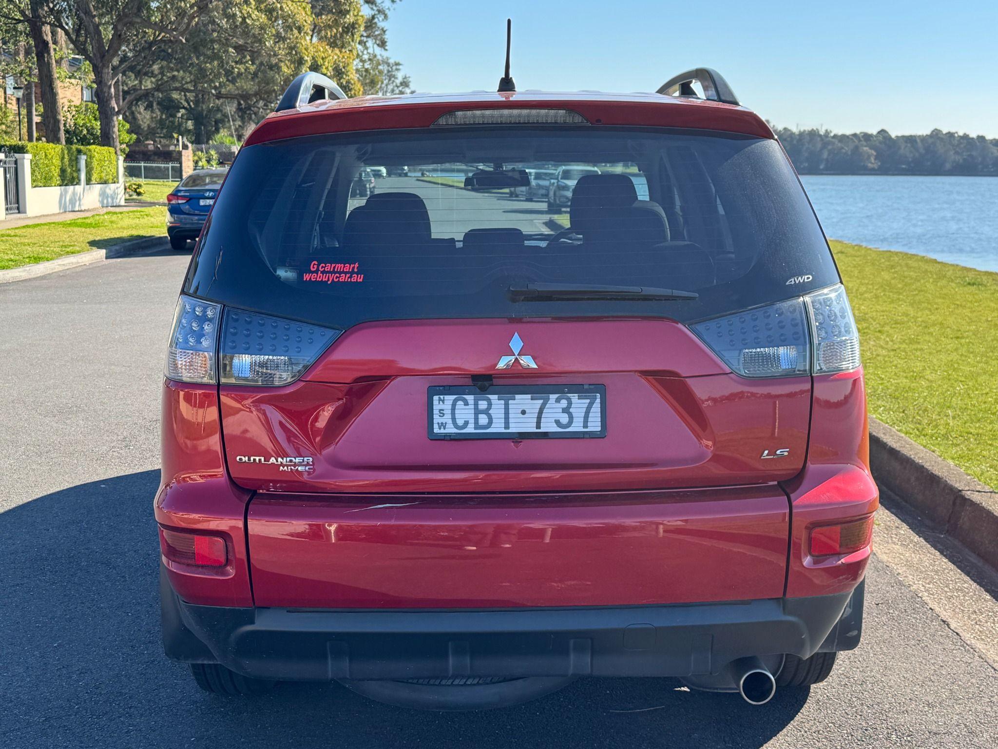 MITSUBISHI OUTLANDER