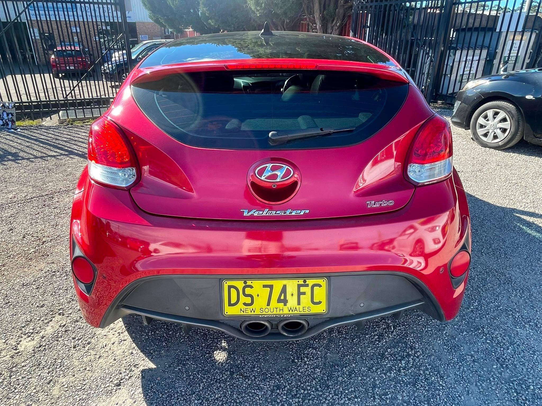 HYUNDAI VELOSTER