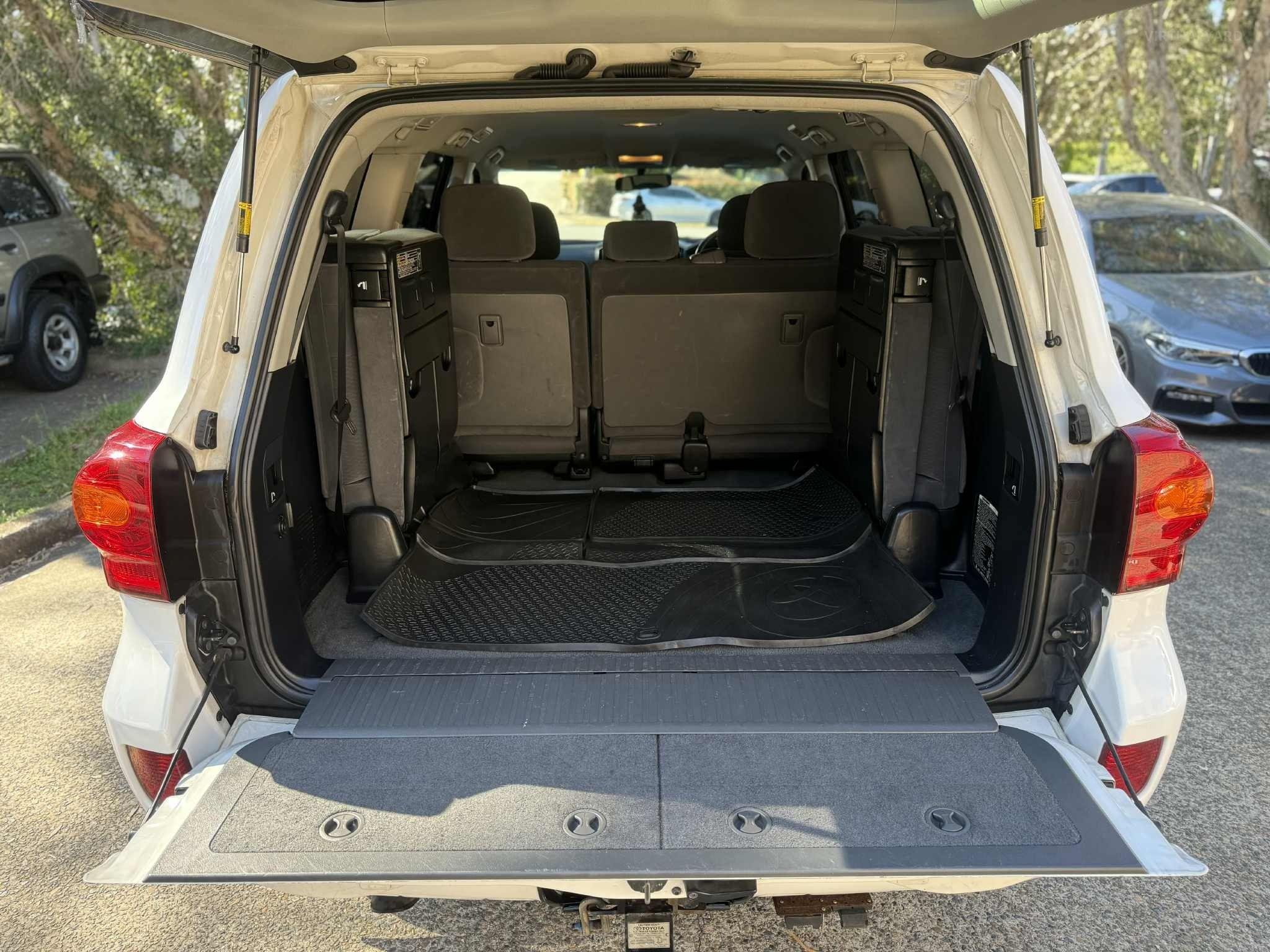 TOYOTA LANDCRUISER