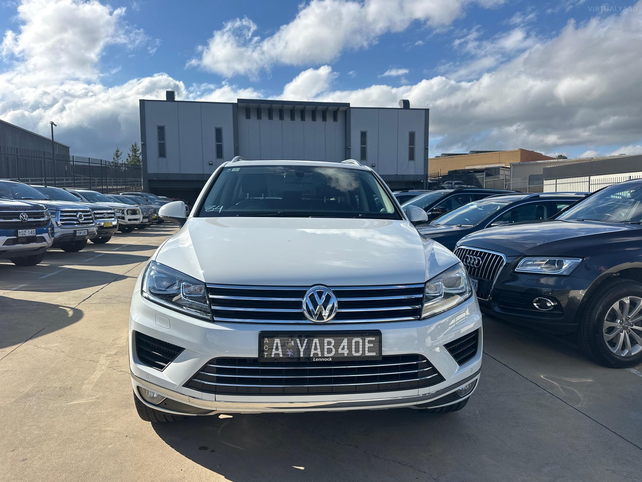 VOLKSWAGEN TOUAREG