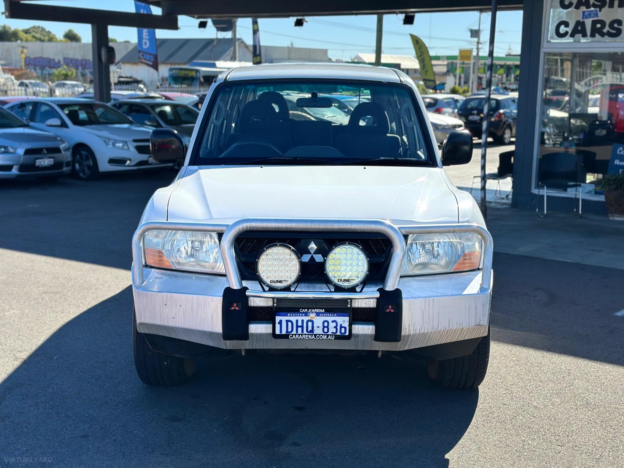 MITSUBISHI PAJERO