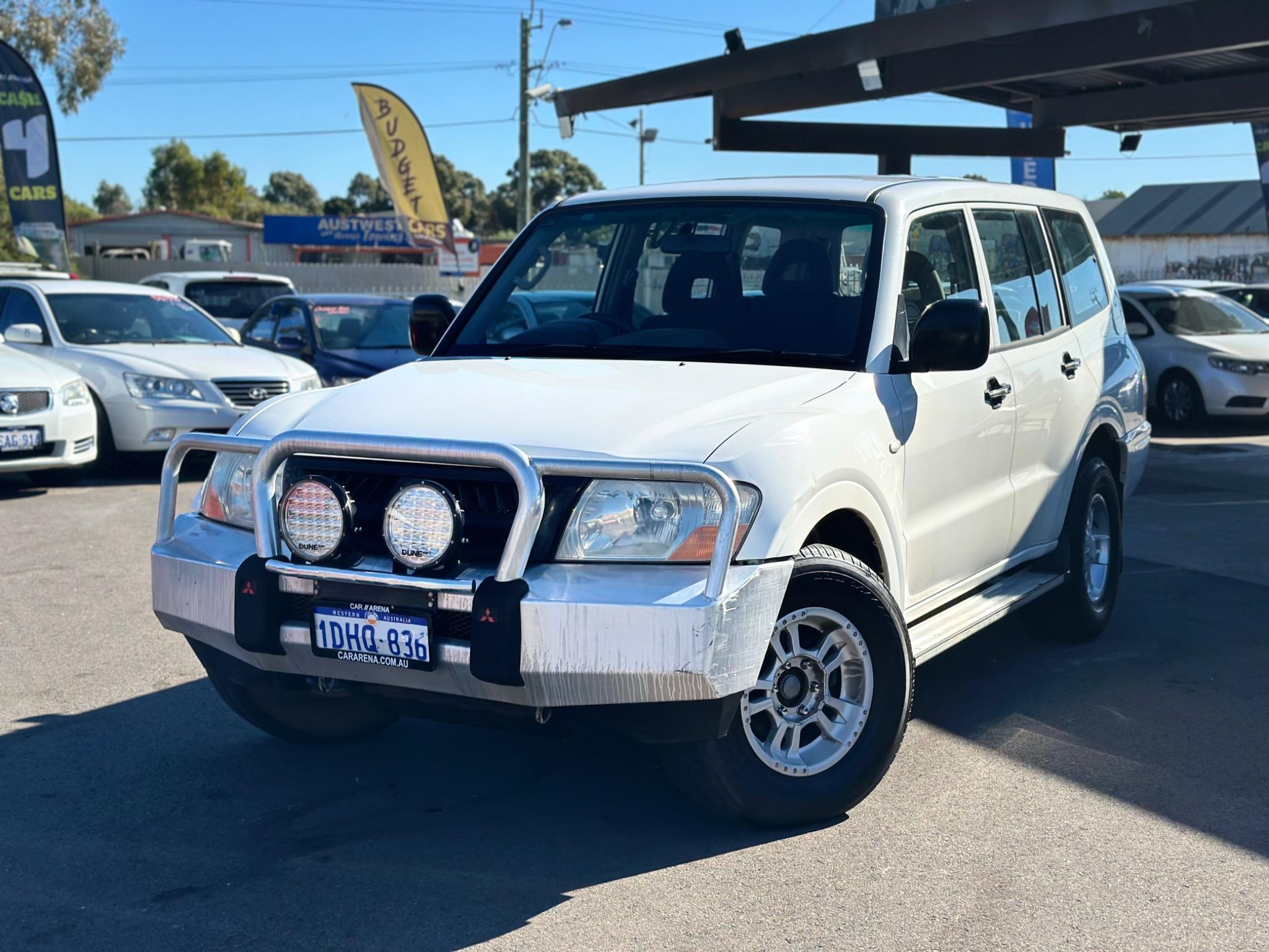 MITSUBISHI PAJERO