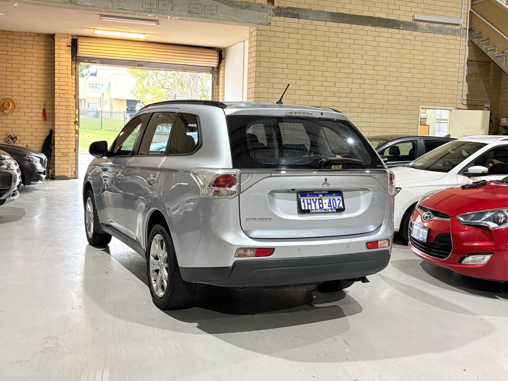 MITSUBISHI OUTLANDER
