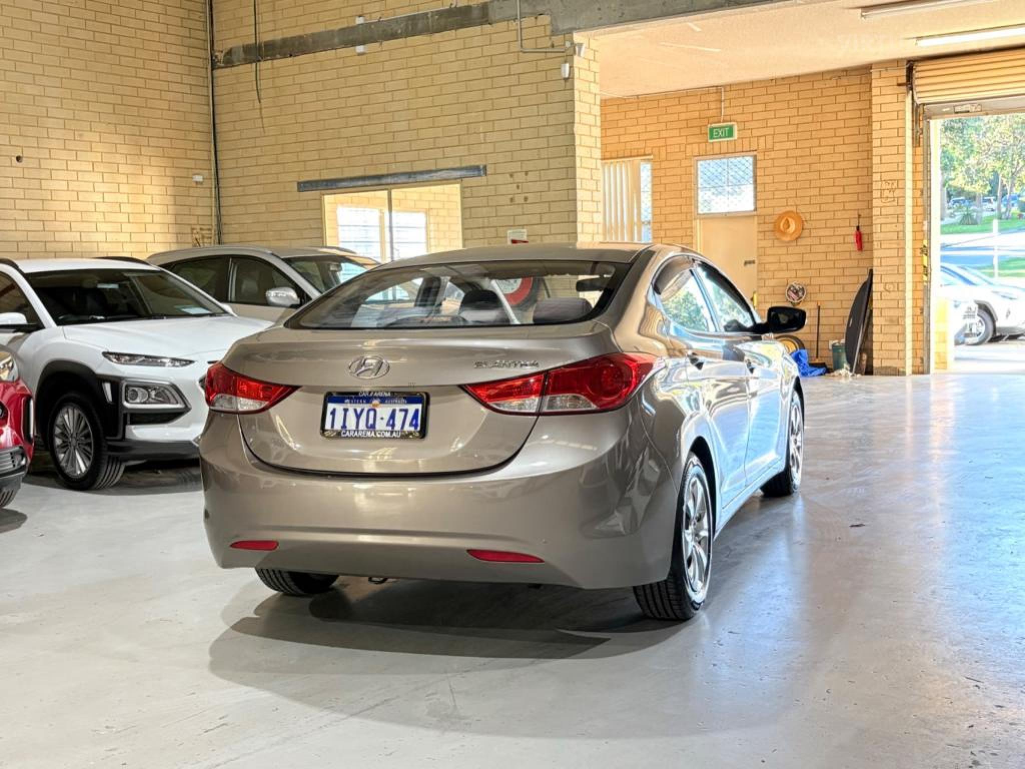 HYUNDAI ELANTRA