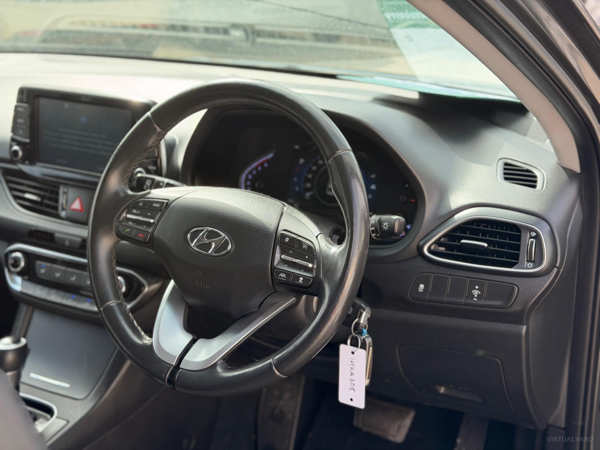 HYUNDAI i30