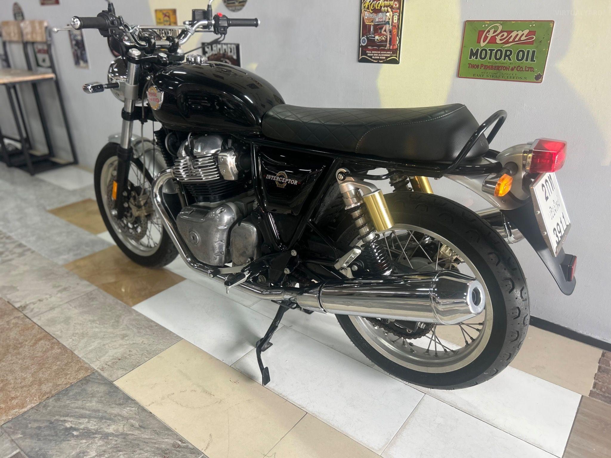 ROYAL ENFIELD INTERCEPTOR 650