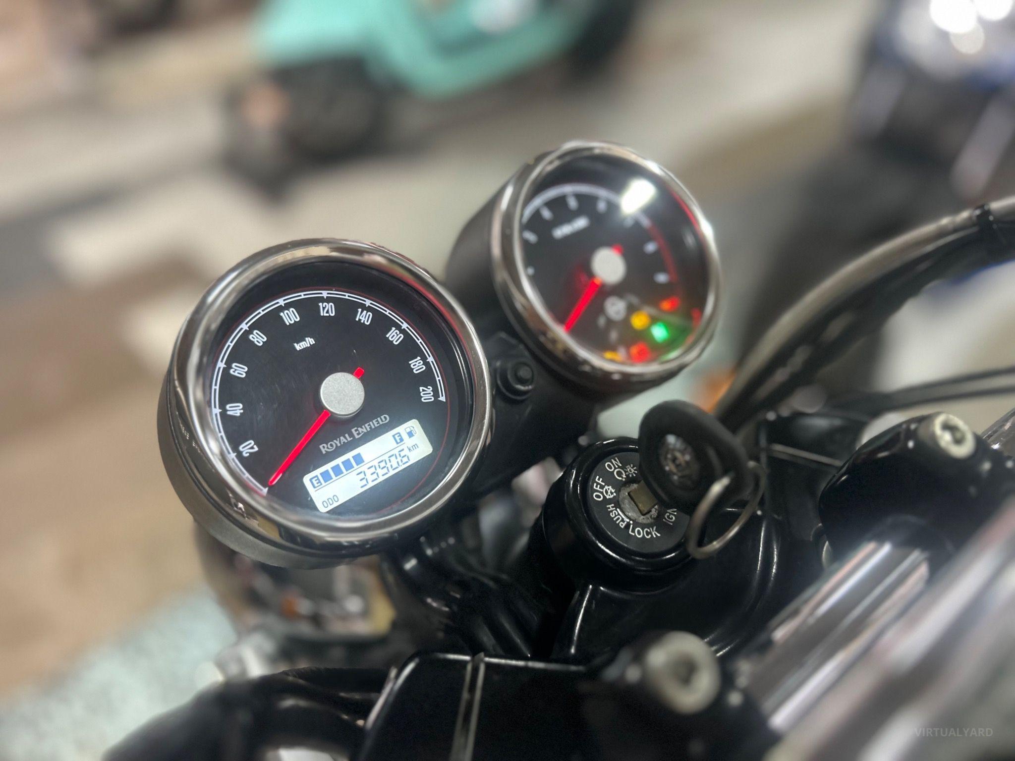 ROYAL ENFIELD INTERCEPTOR 650