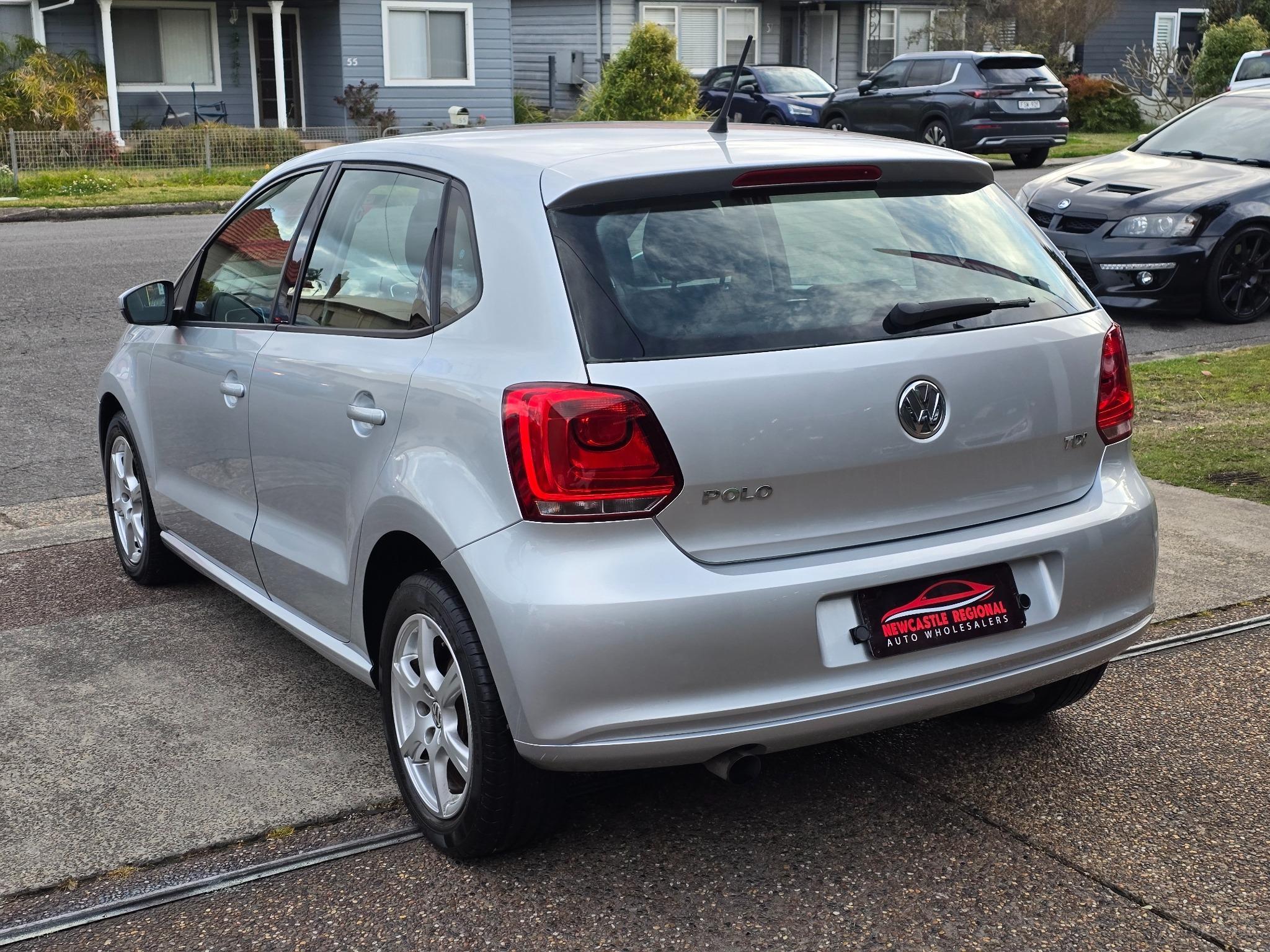 VOLKSWAGEN POLO