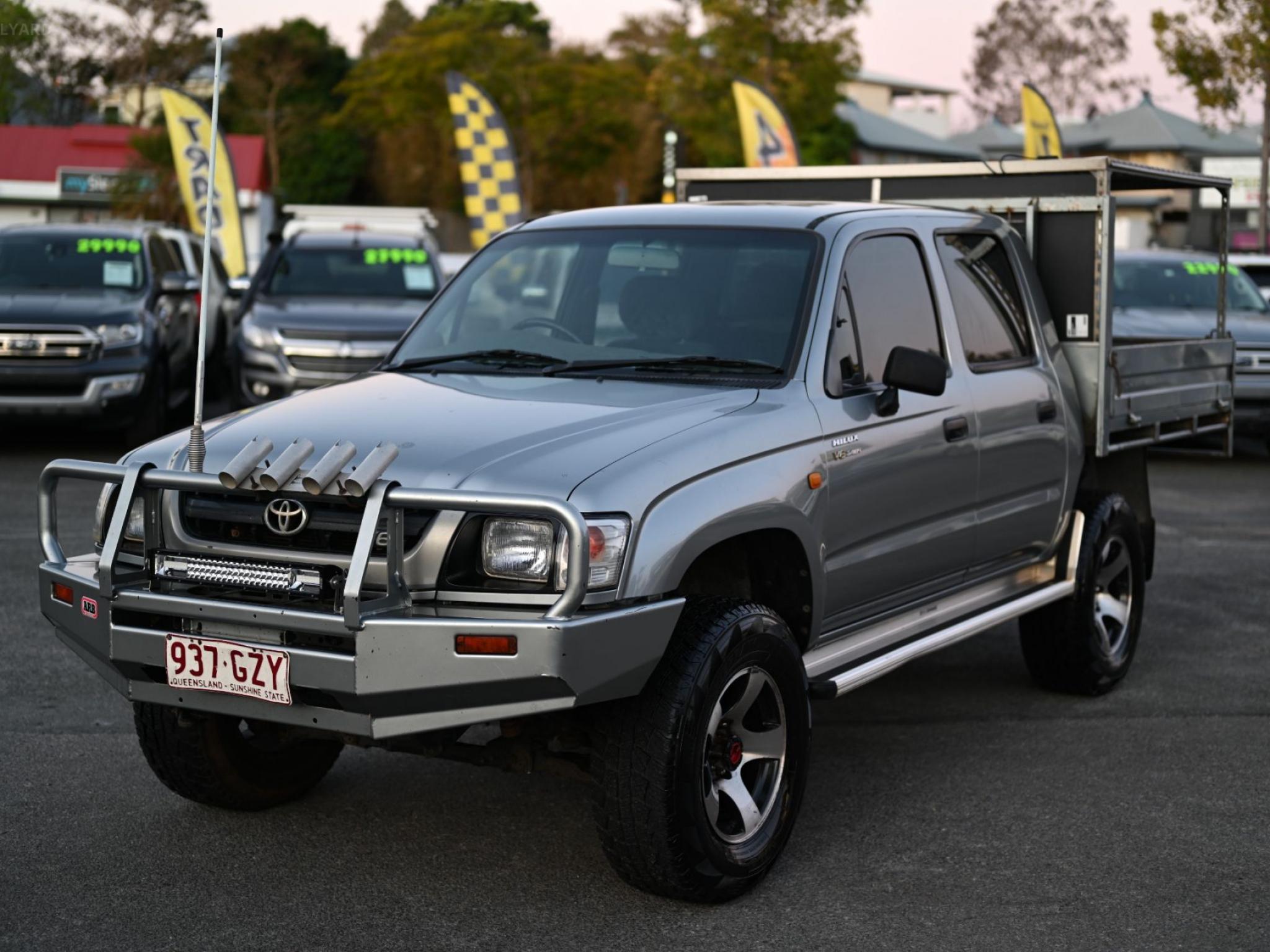 TOYOTA HILUX