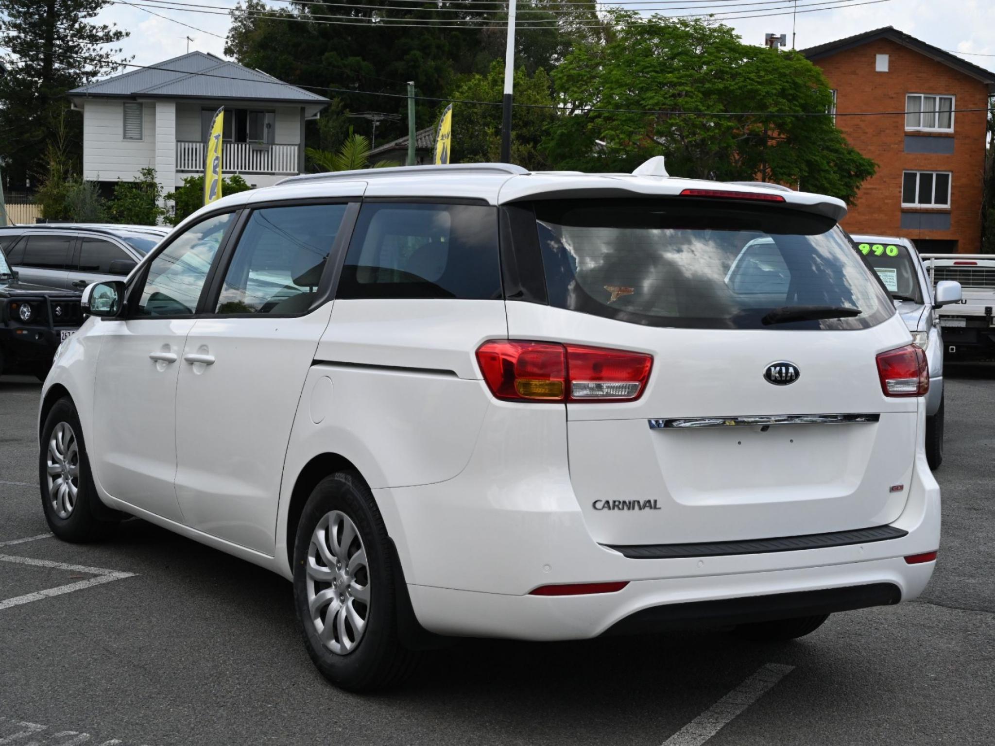 Kia Carnival