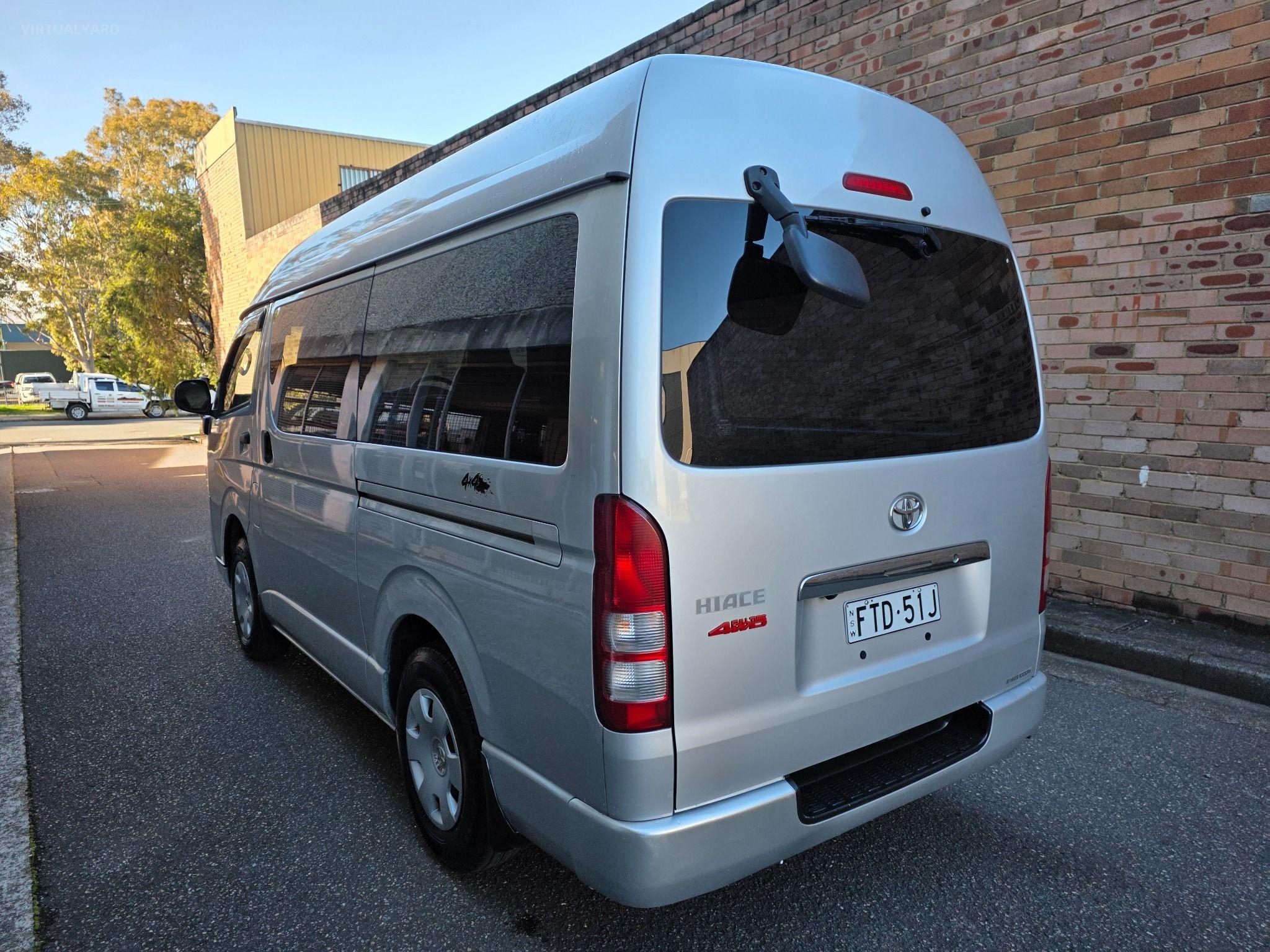 TOYOTA HIACE 4WD LWB High-Roof