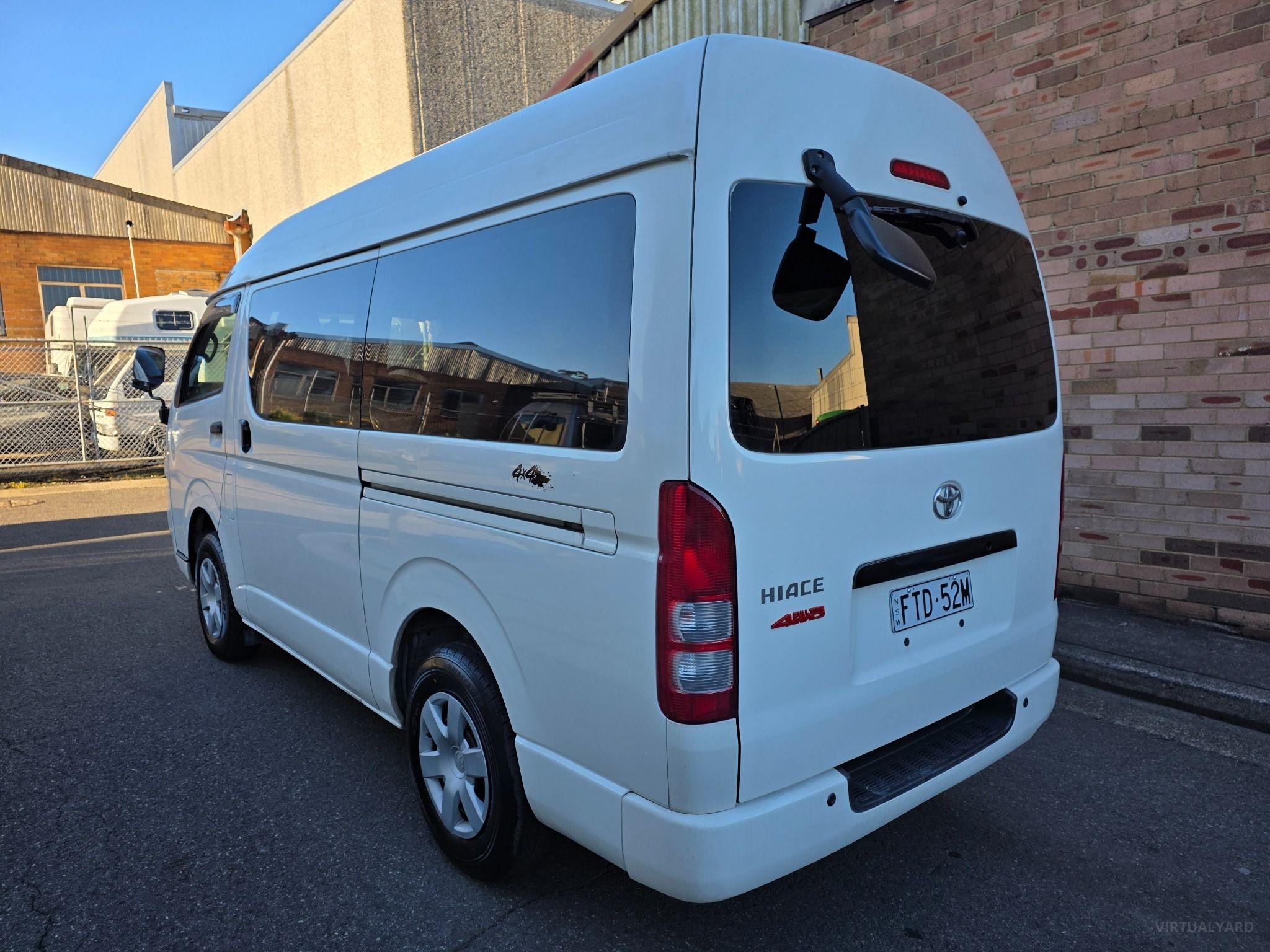 TOYOTA HIACE 4WD LWB High-Roof