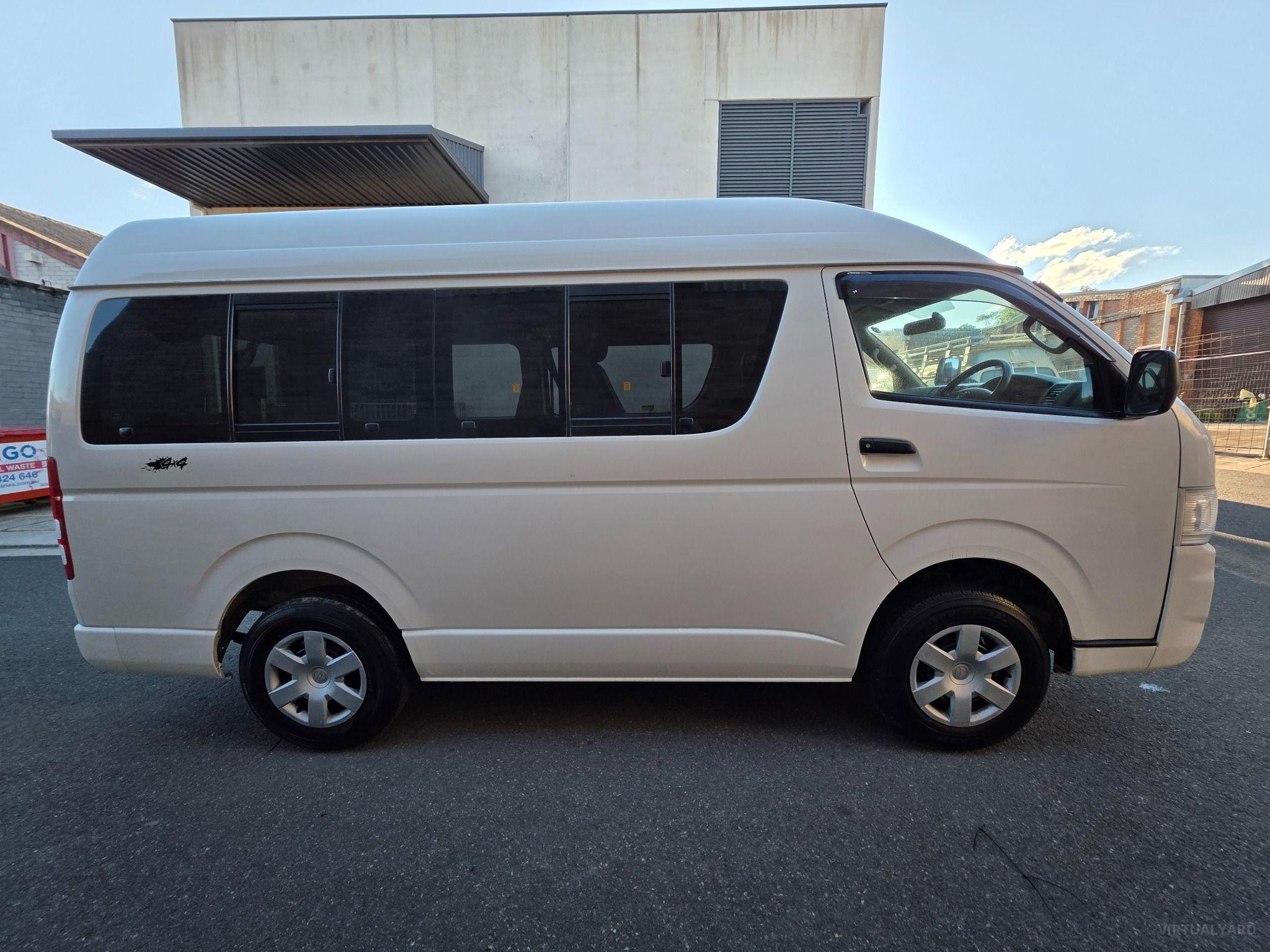 TOYOTA HIACE 4WD LWB High-Roof