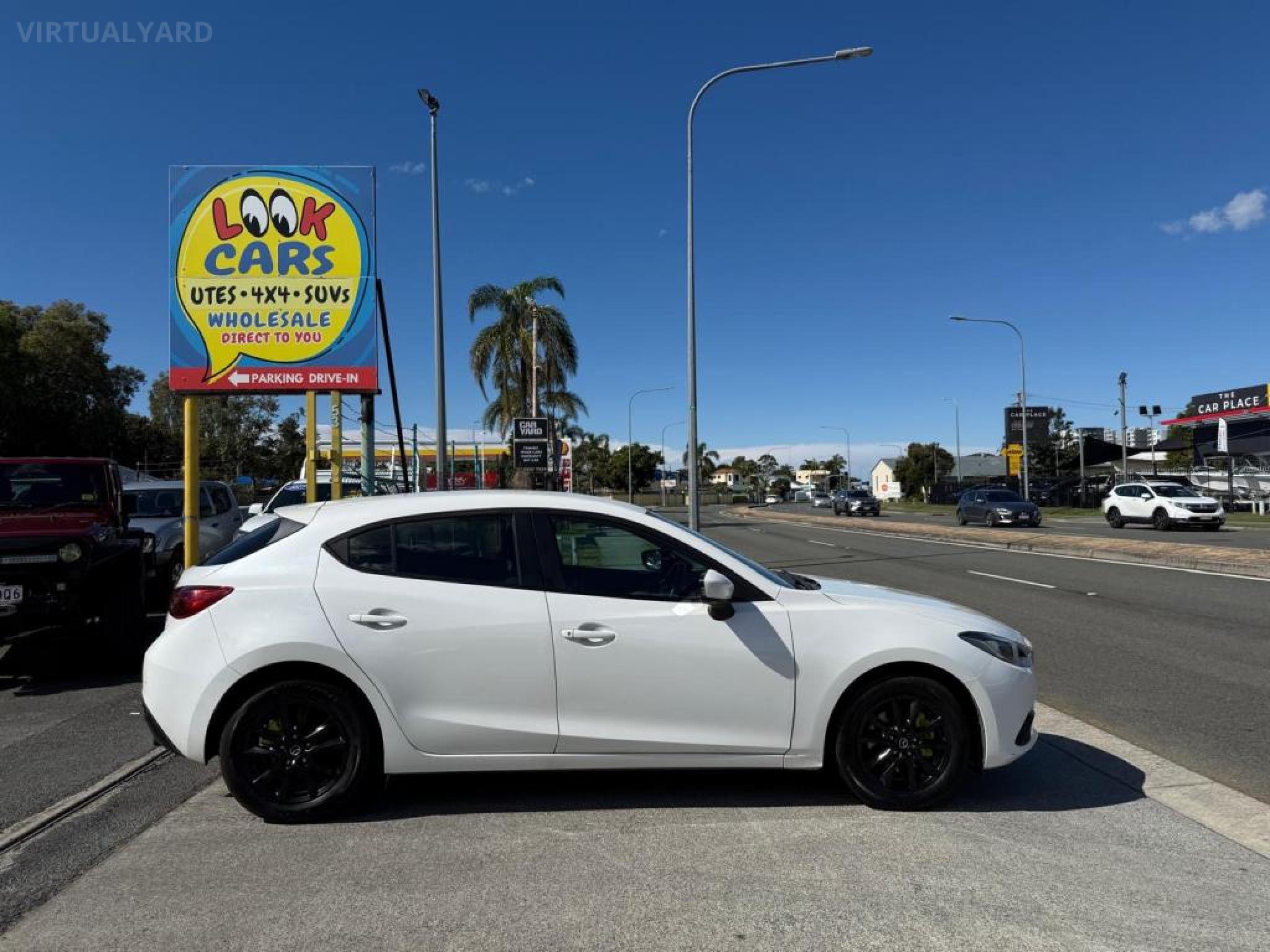 MAZDA 3