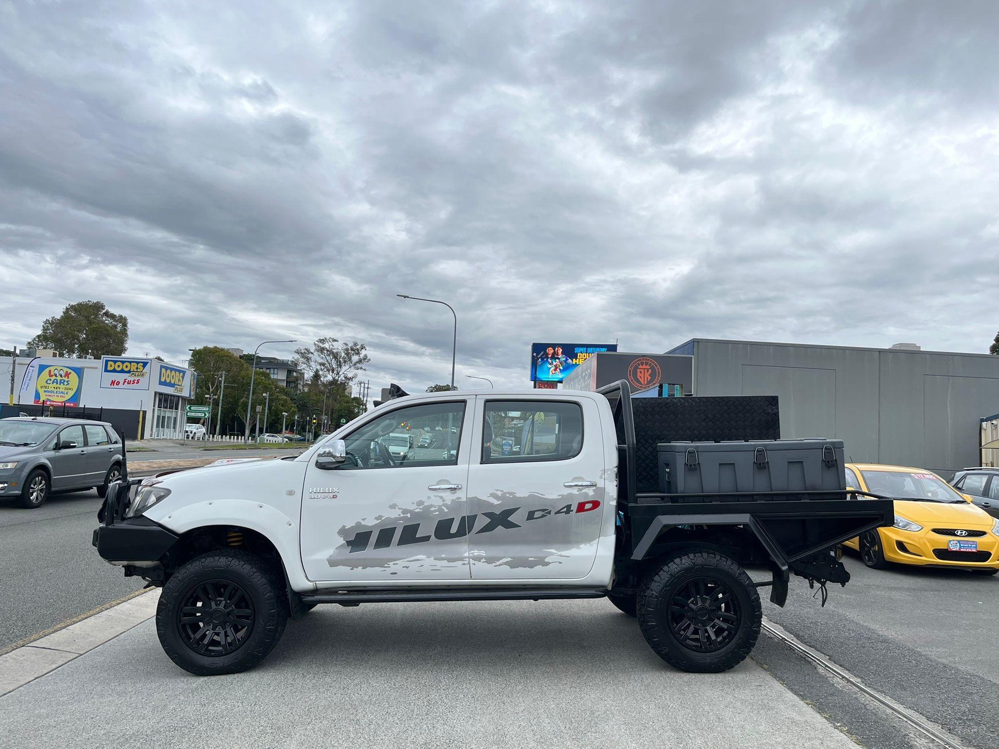 TOYOTA HILUX