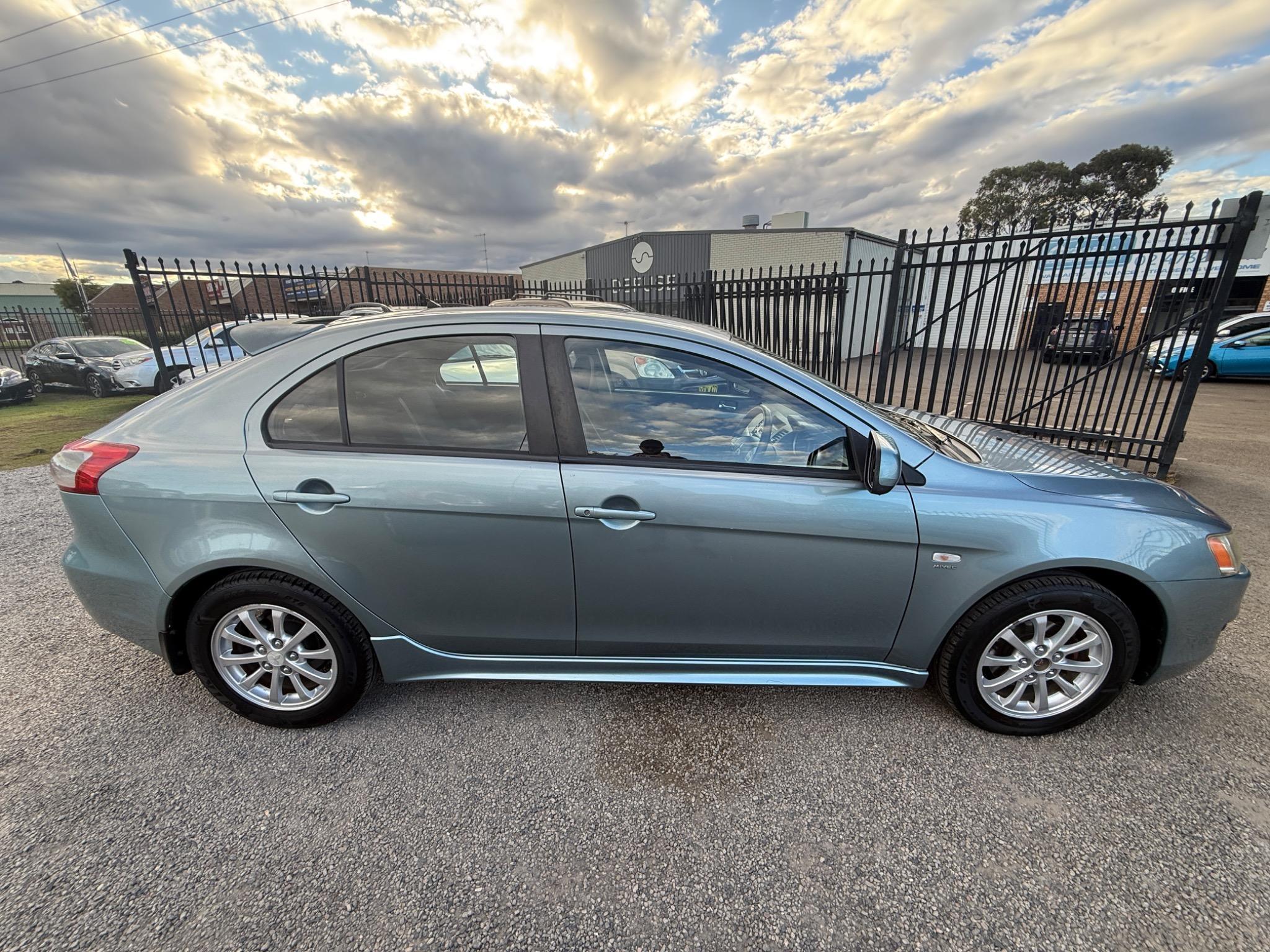 MITSUBISHI LANCER