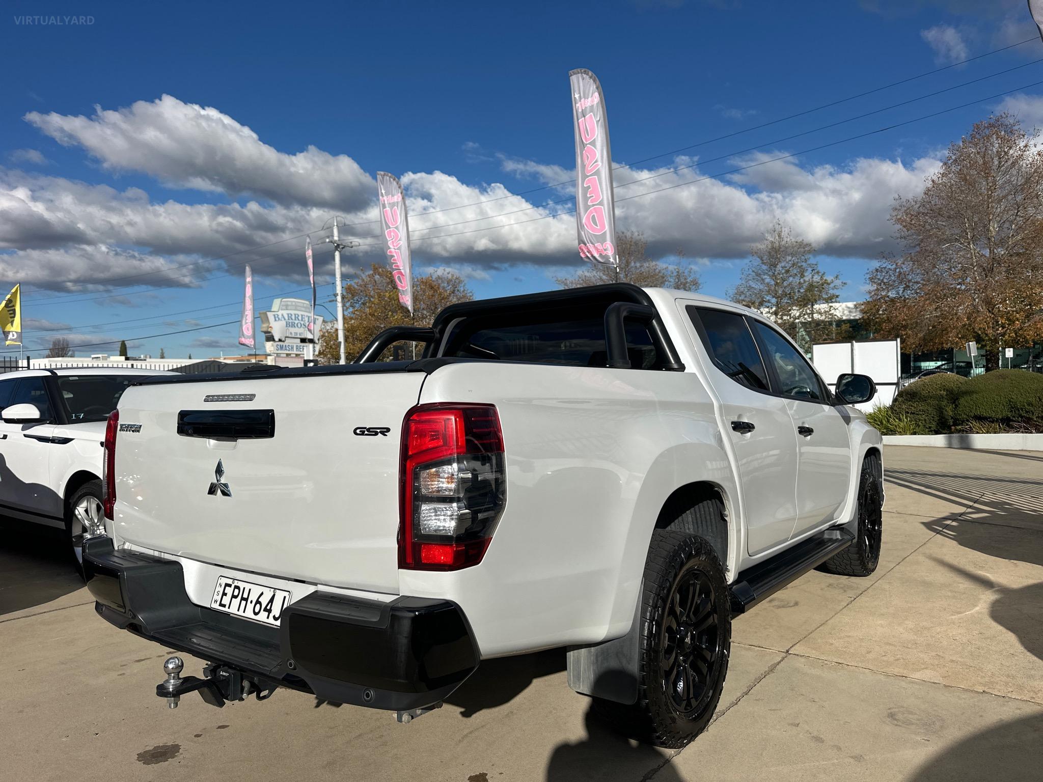 MITSUBISHI TRITON
