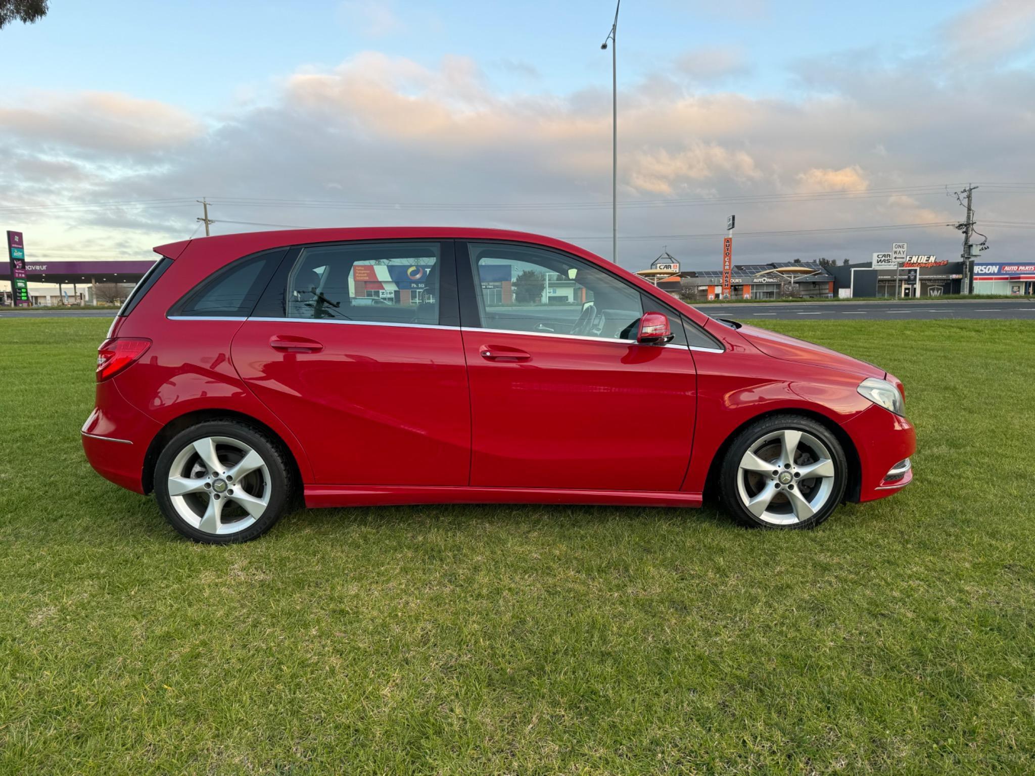 MERCEDES-BENZ B200