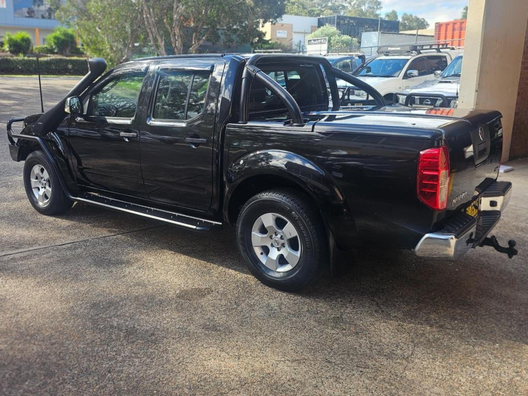 NISSAN NAVARA