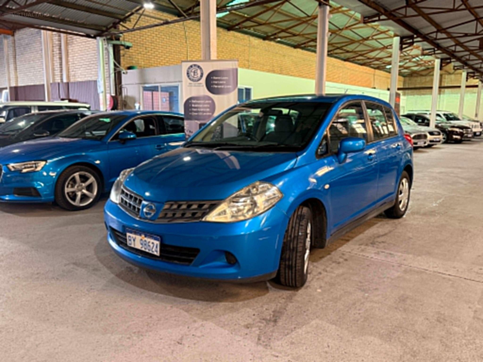 NISSAN TIIDA