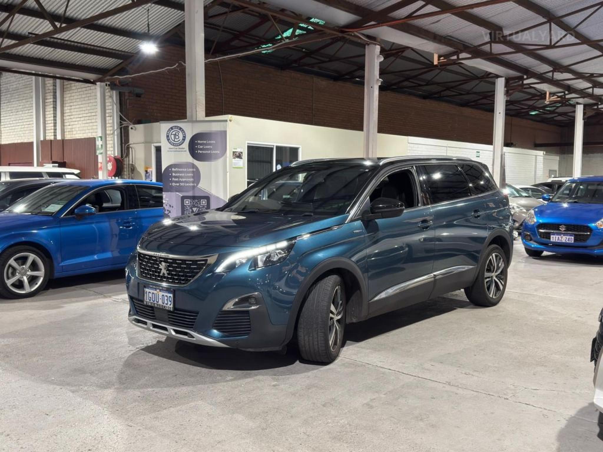 PEUGEOT 5008