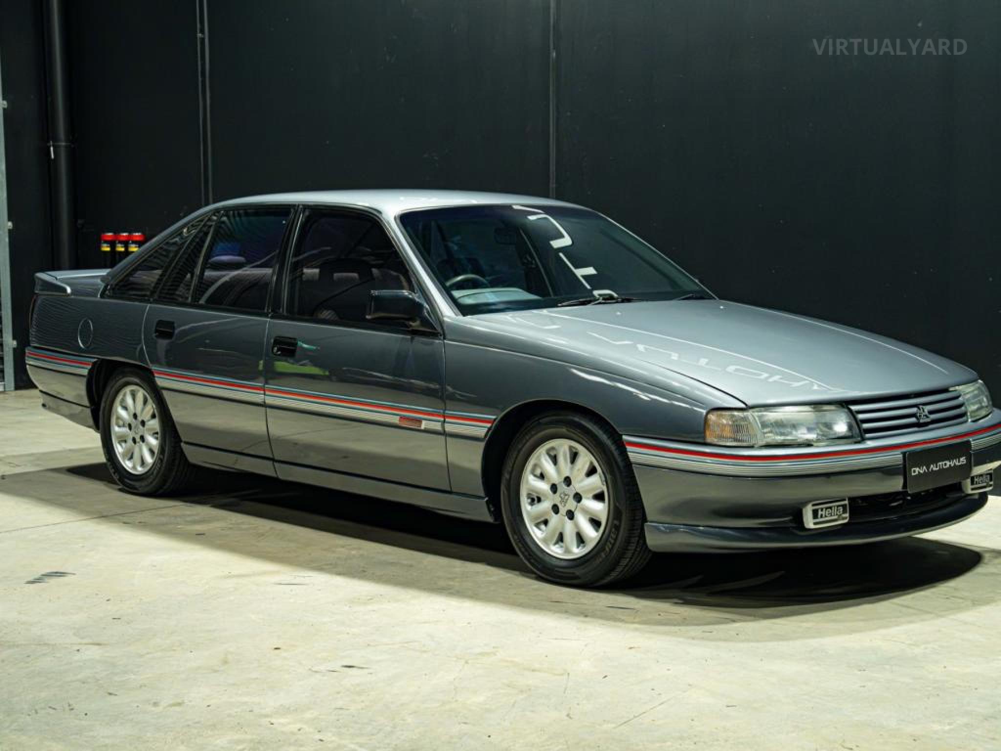 HOLDEN COMMODORE