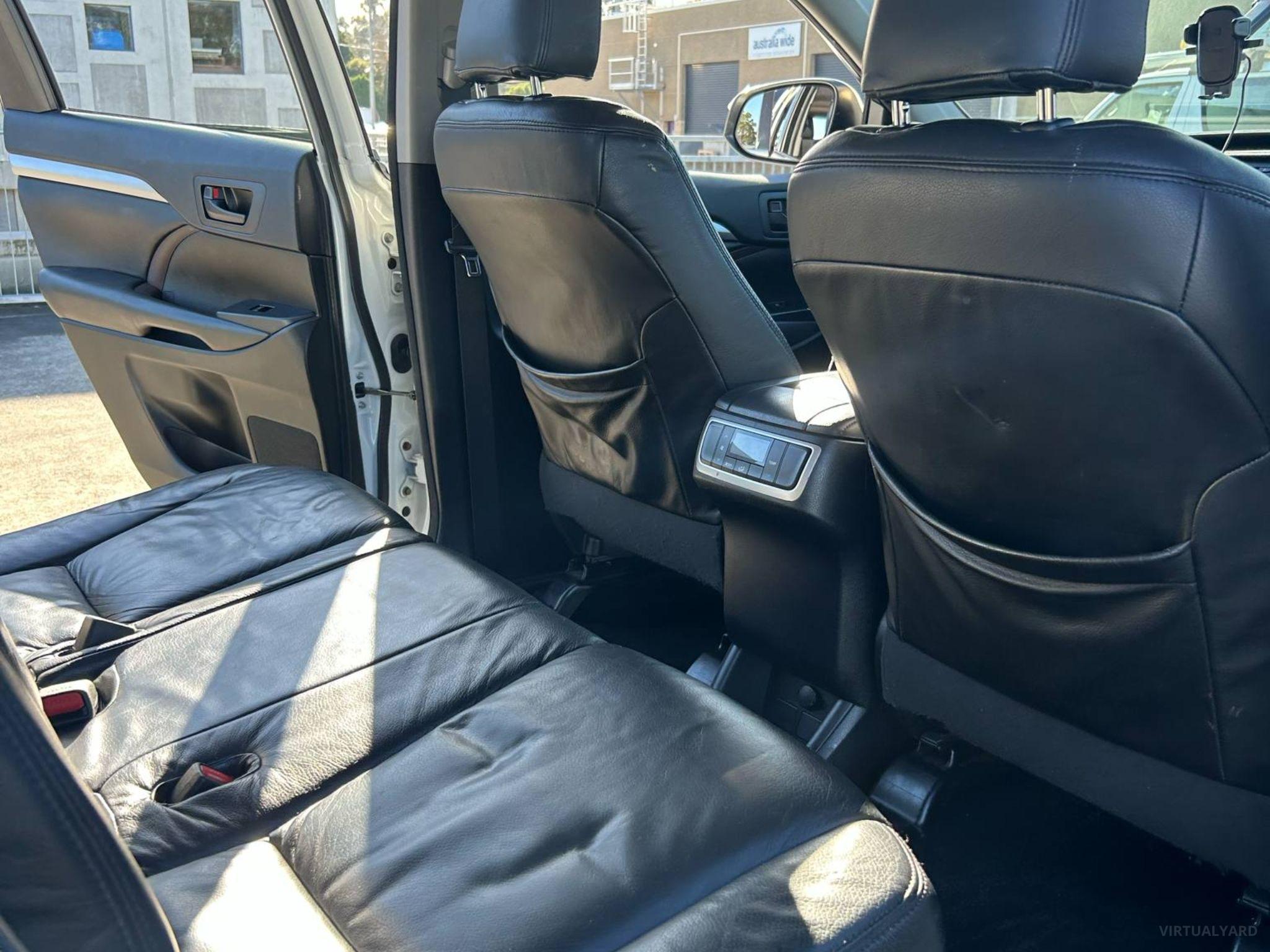 TOYOTA KLUGER