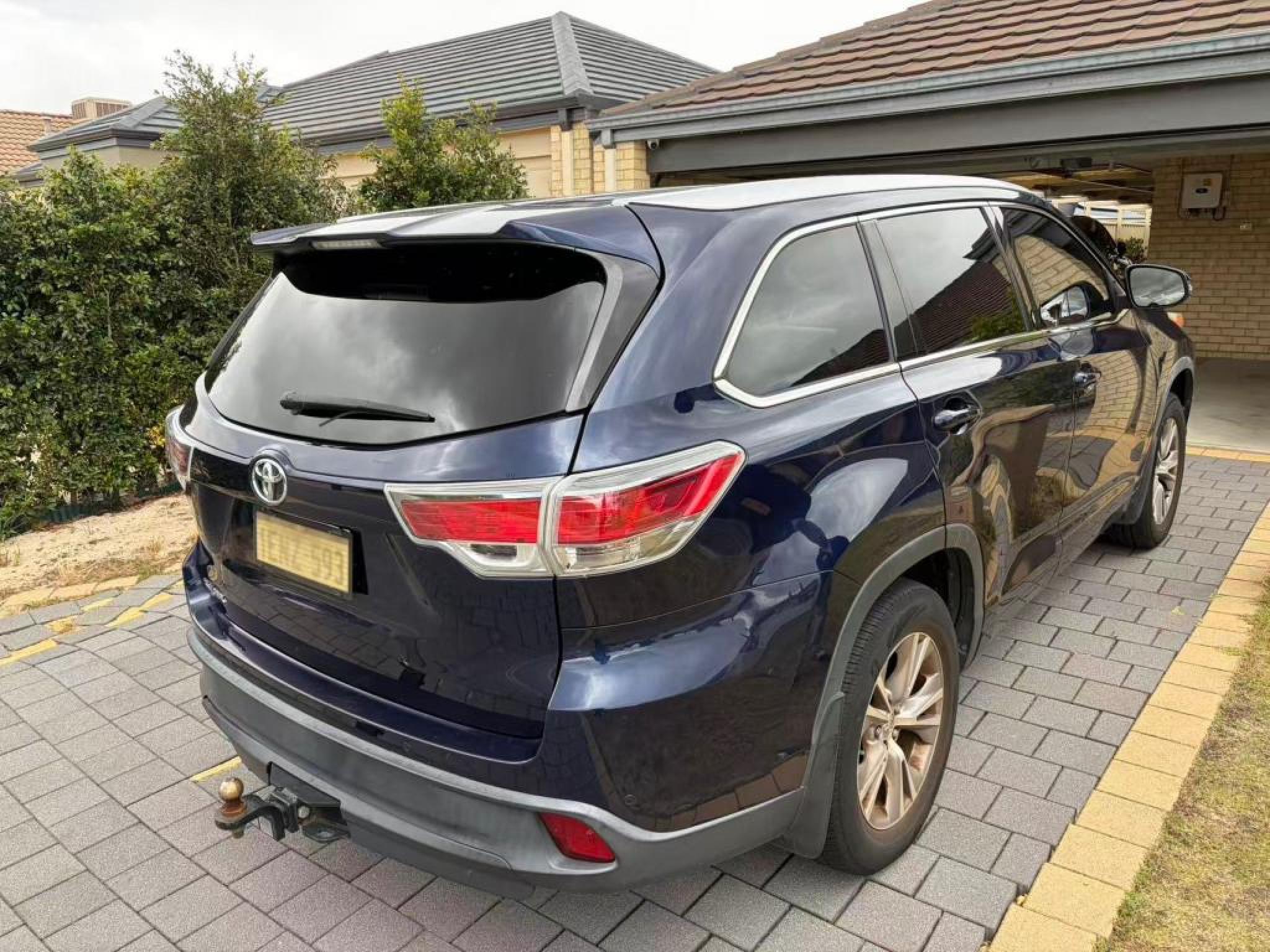 TOYOTA KLUGER