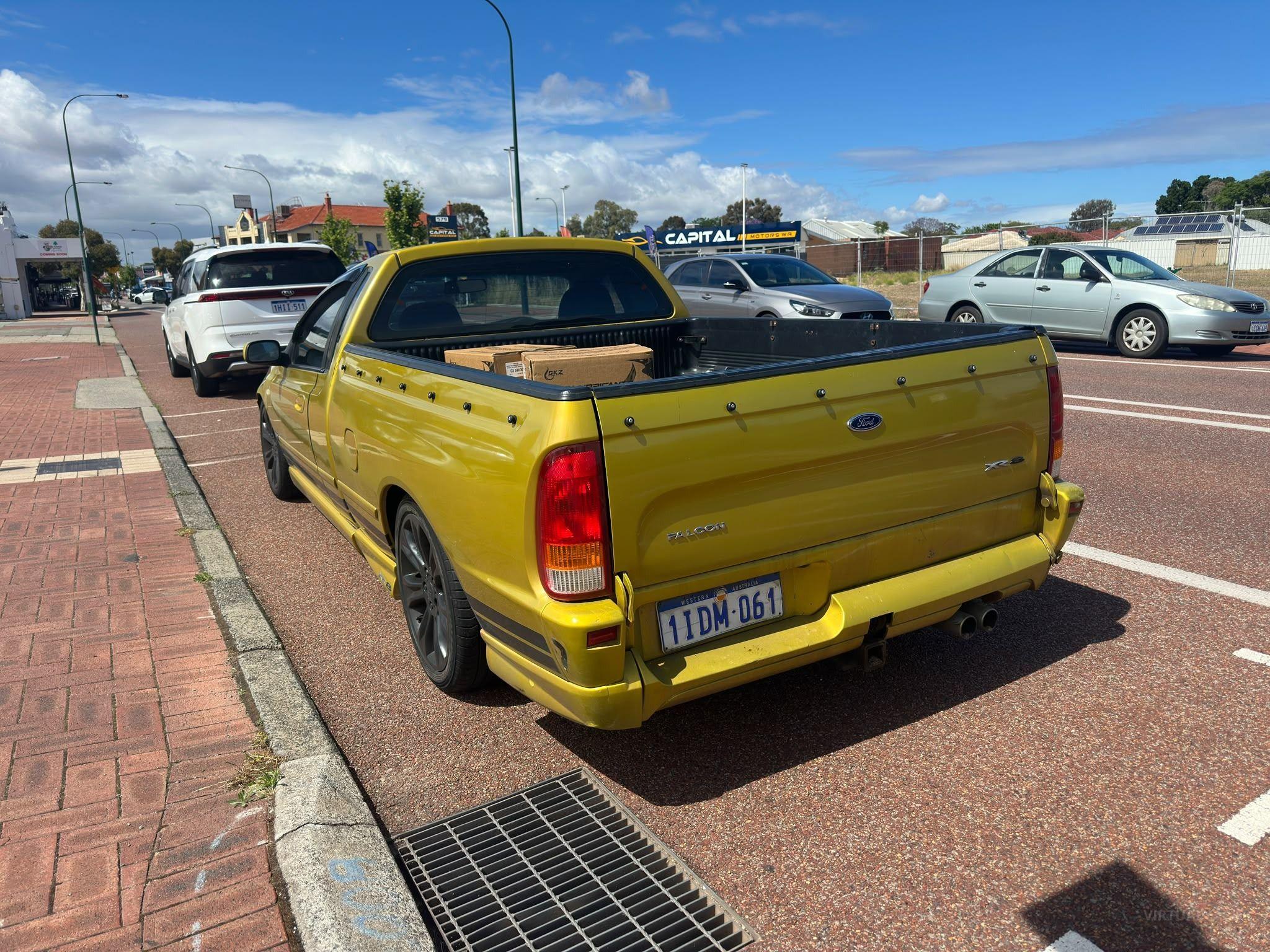 FORD FALCON