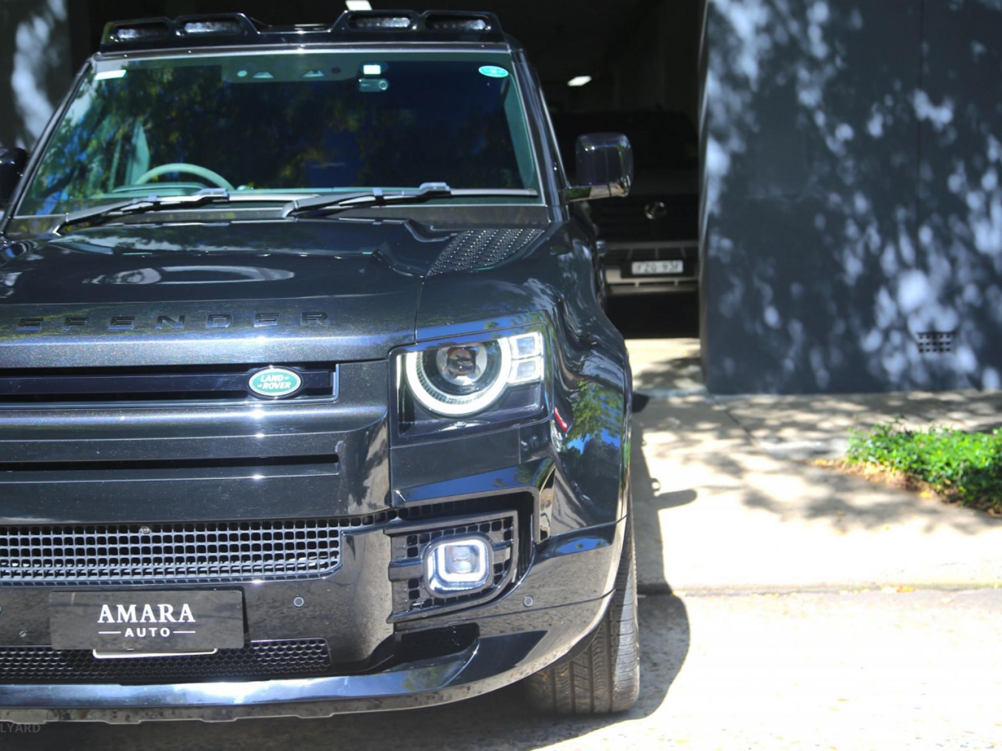 LAND ROVER DEFENDER