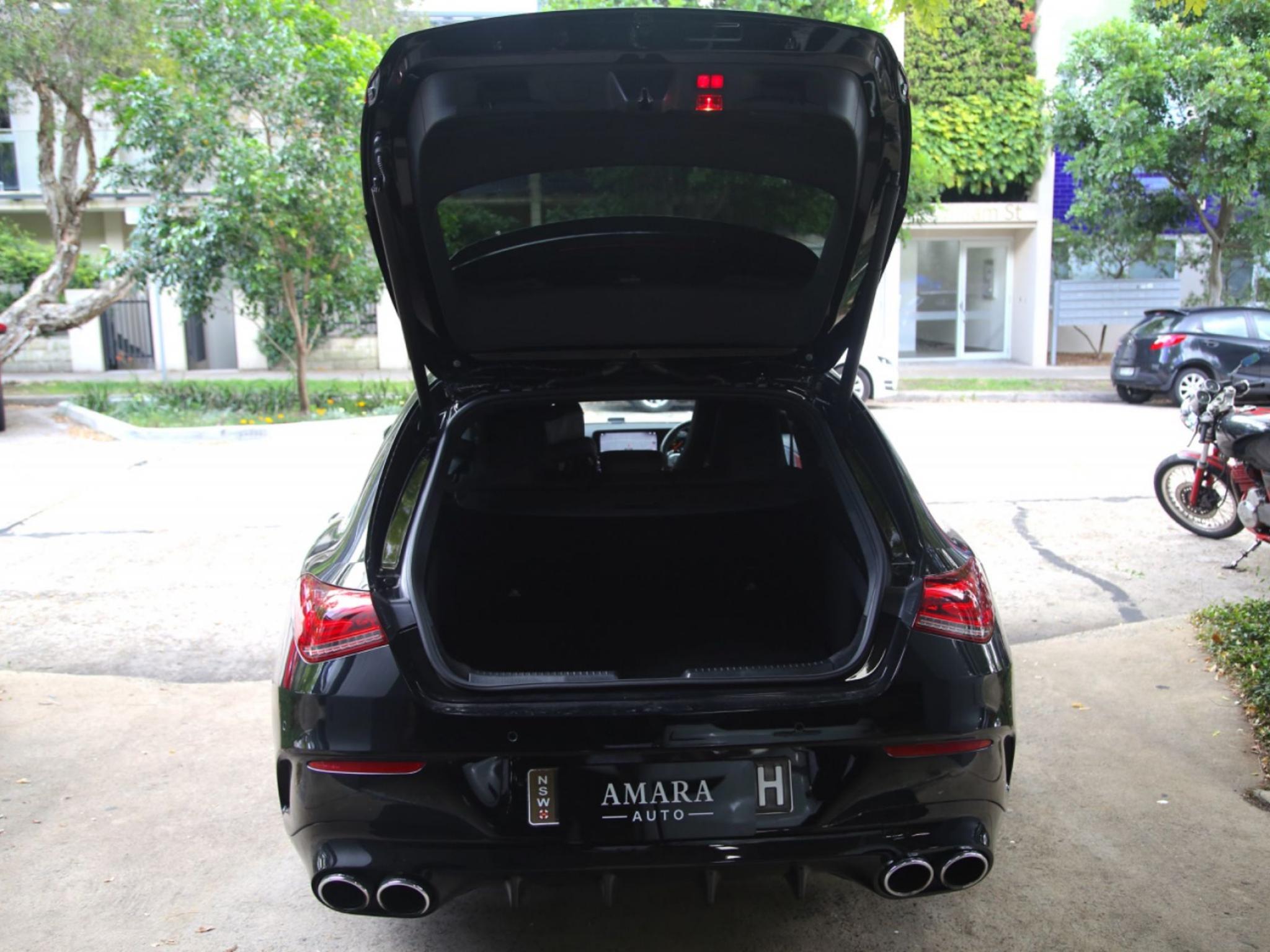 MERCEDES-AMG CLA