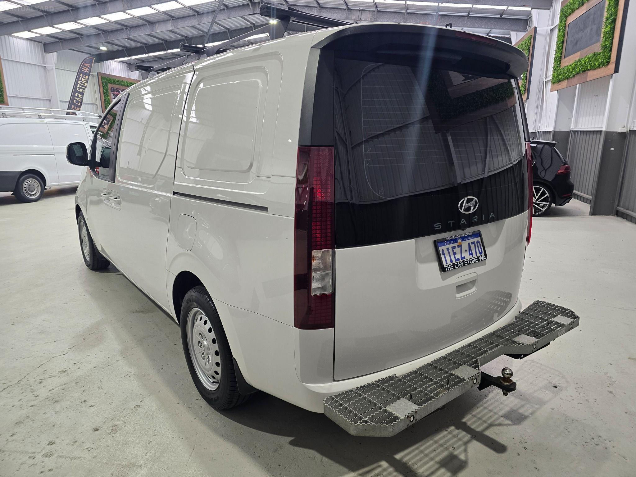 Hyundai STARIA LOAD