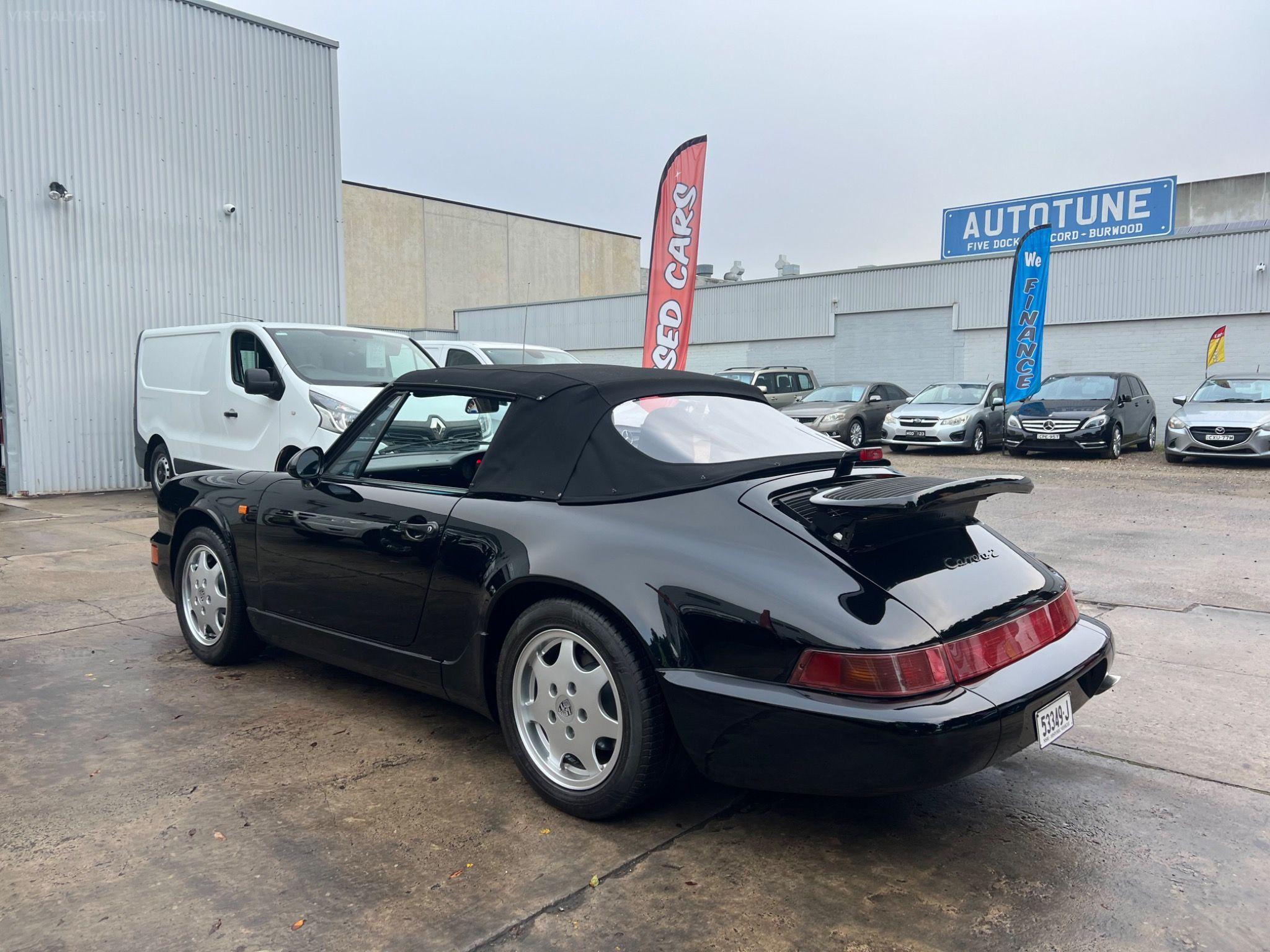 PORSCHE 911