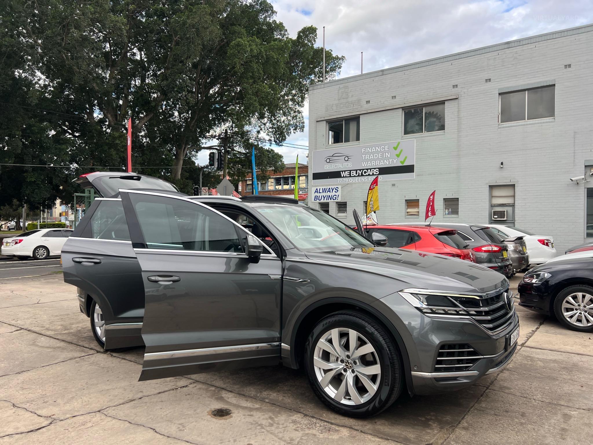 VOLKSWAGEN TOUAREG