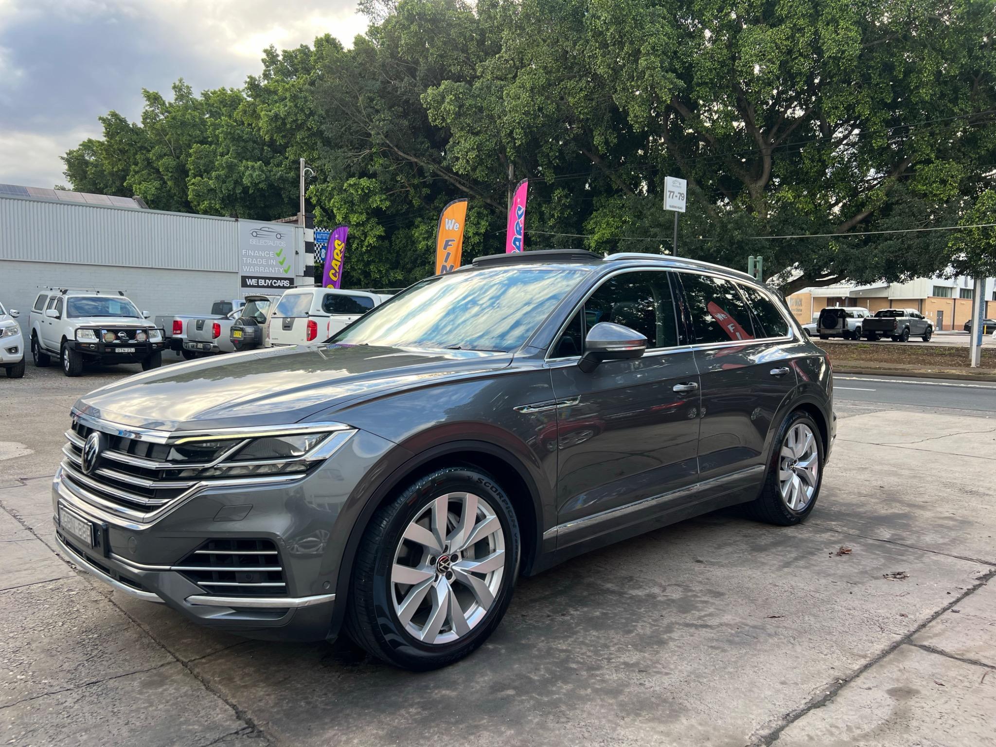 VOLKSWAGEN TOUAREG