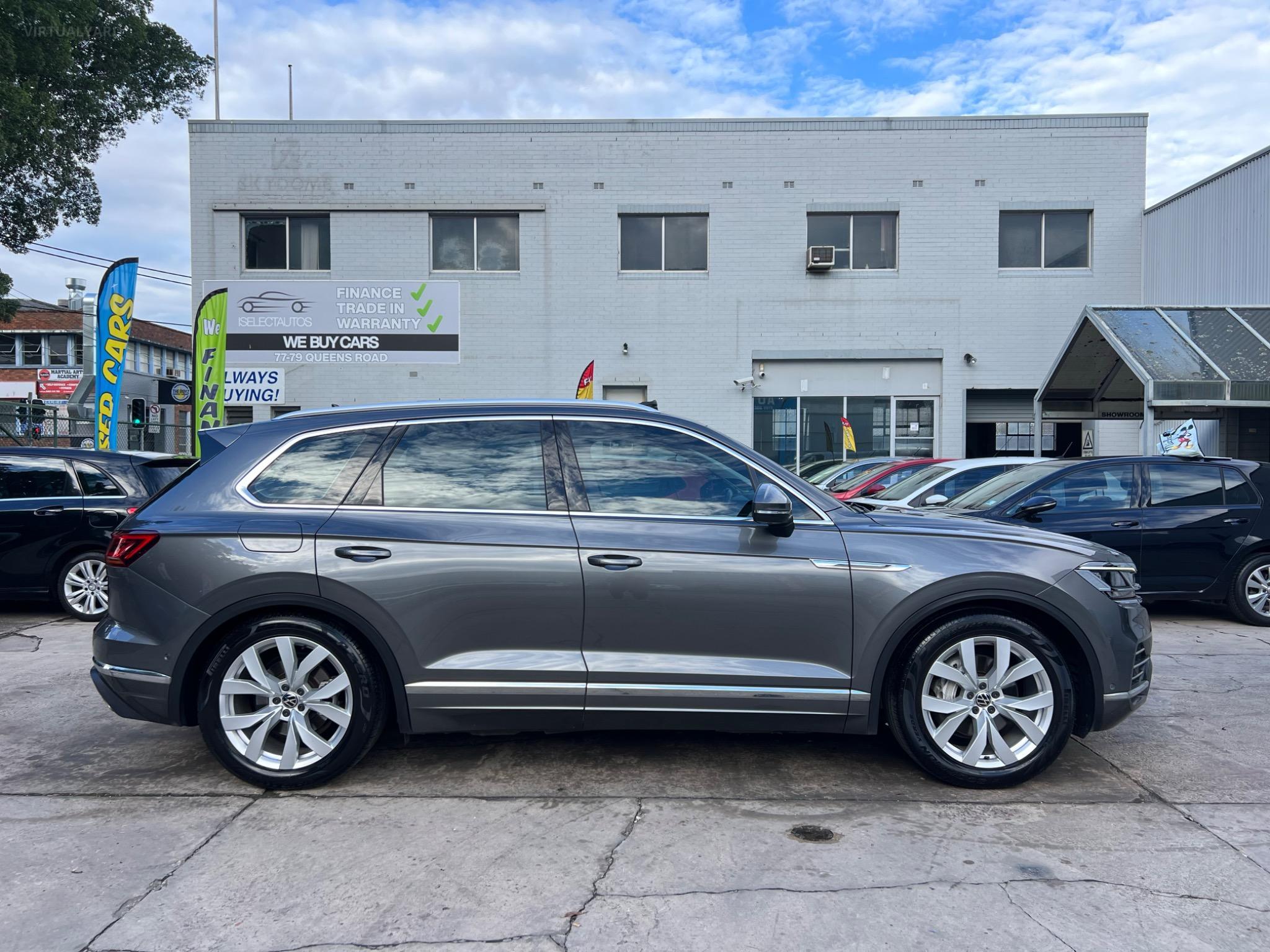 VOLKSWAGEN TOUAREG