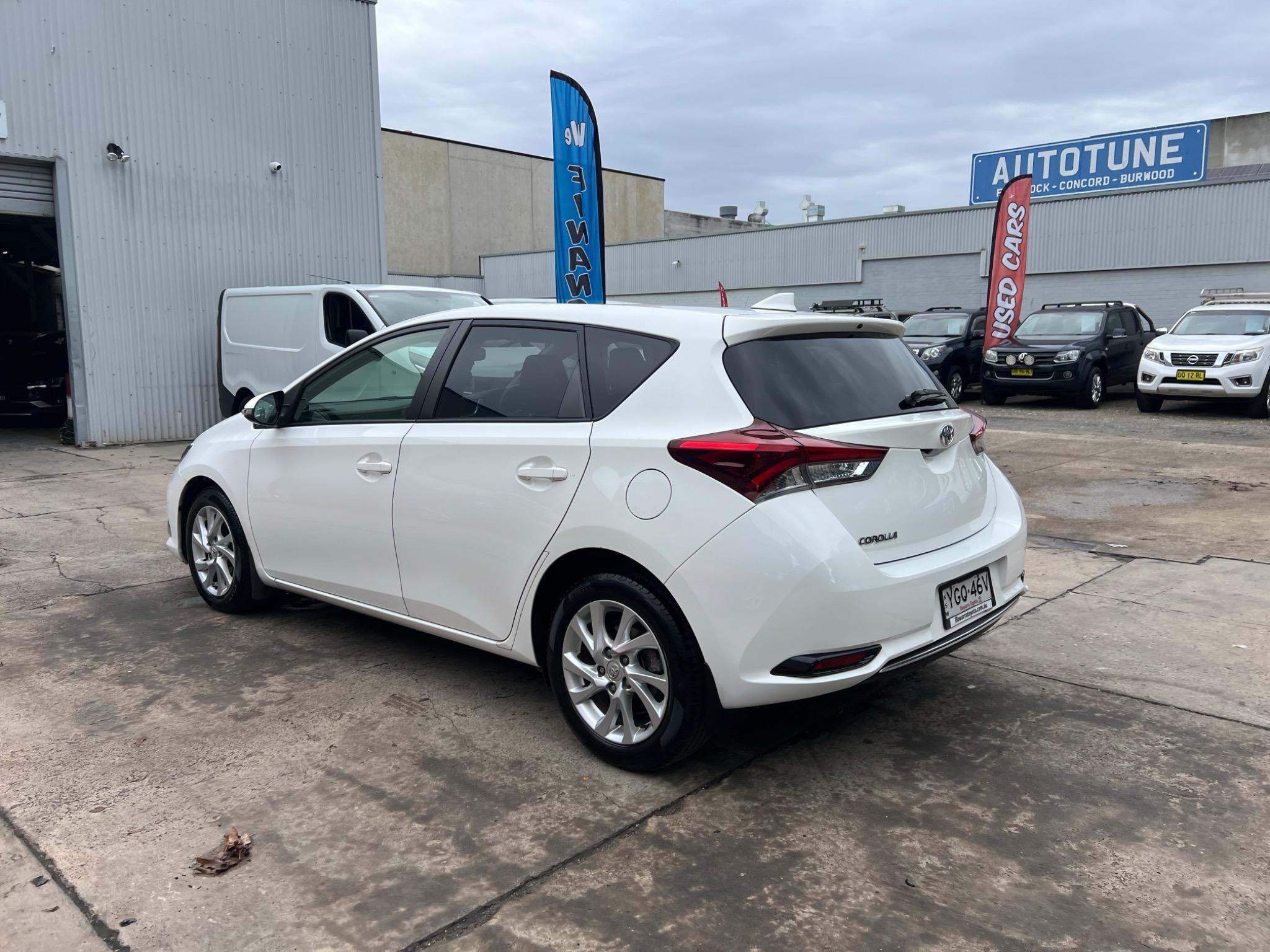 TOYOTA COROLLA