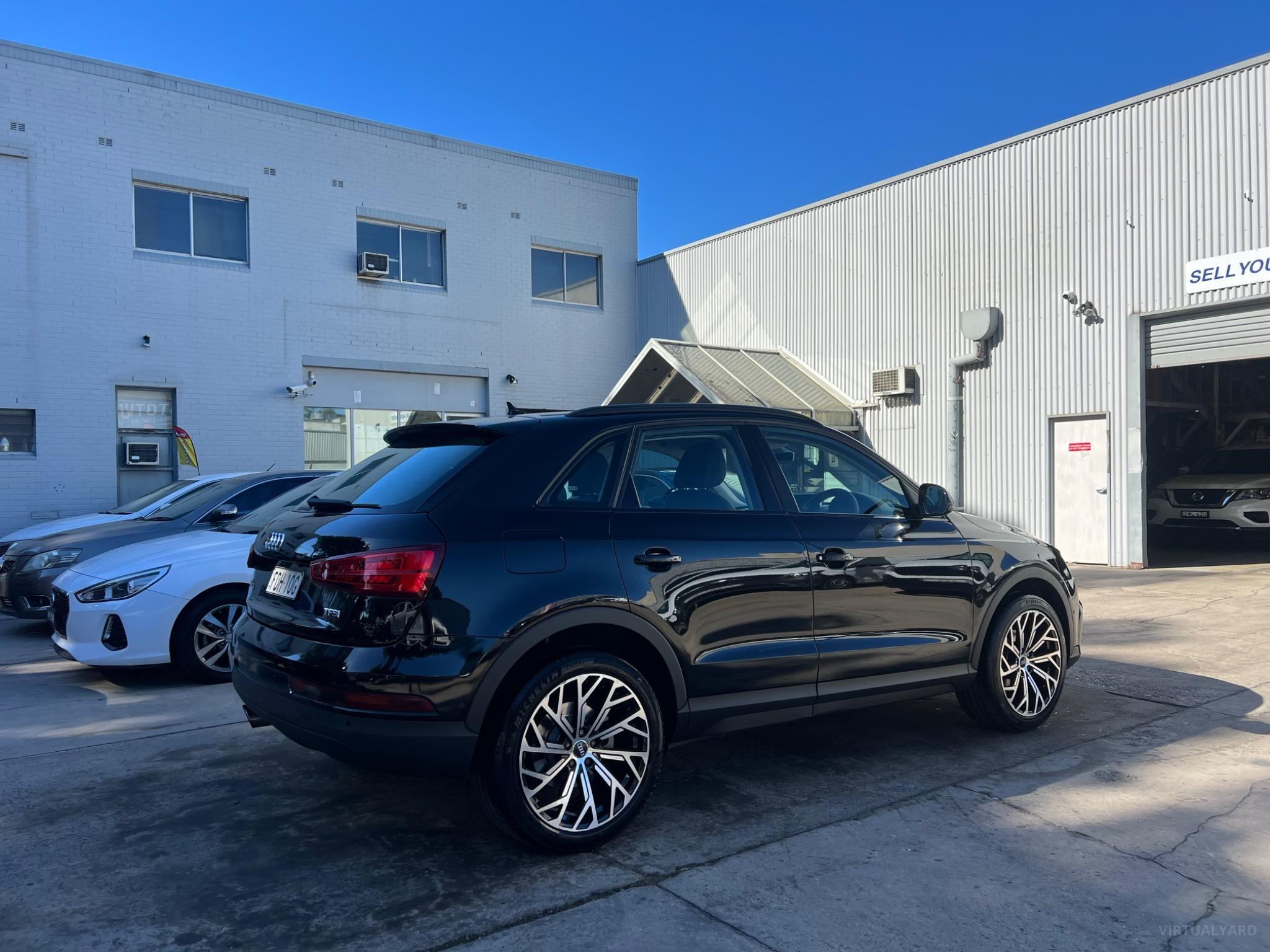 AUDI Q3
