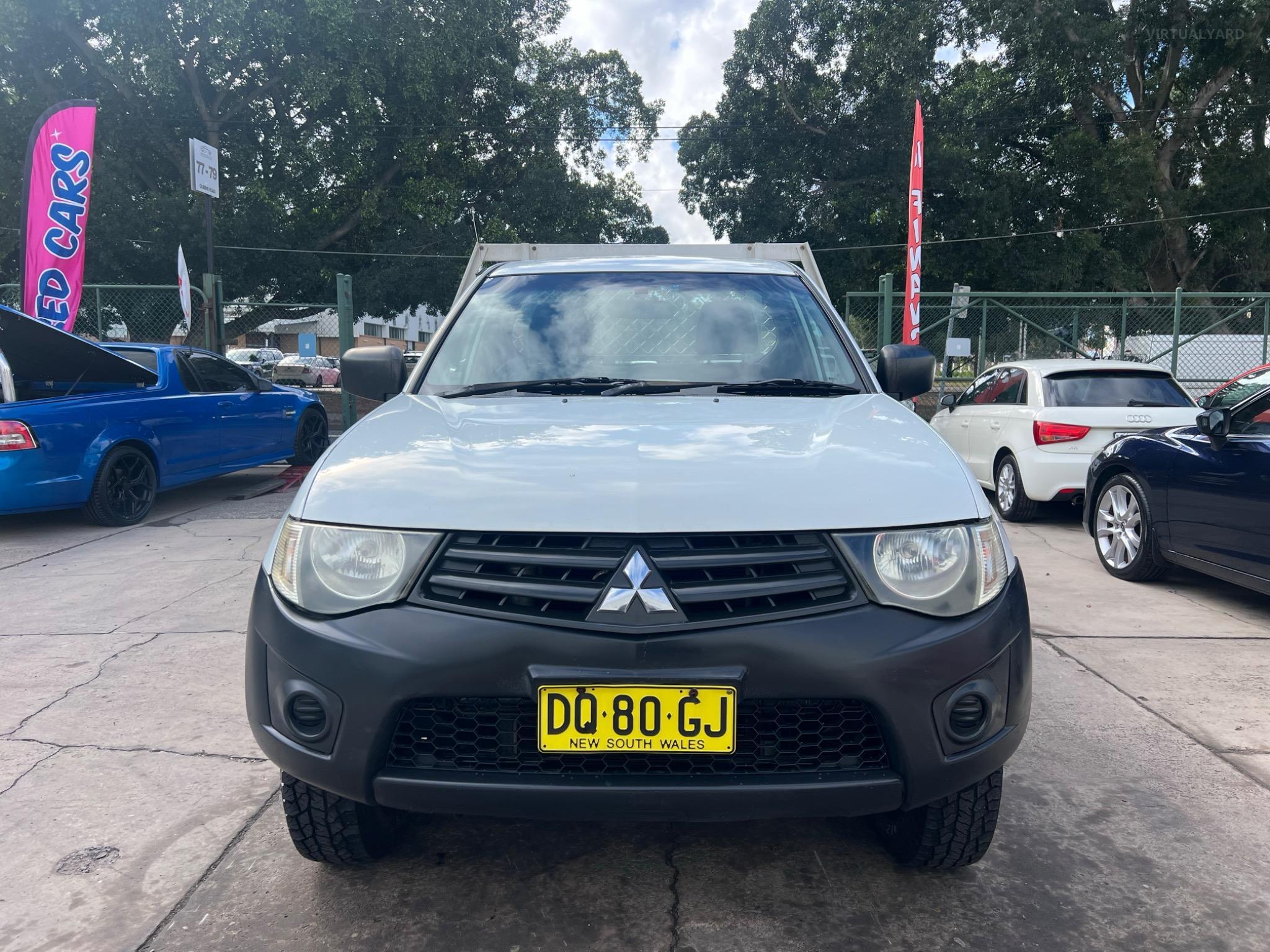 MITSUBISHI TRITON