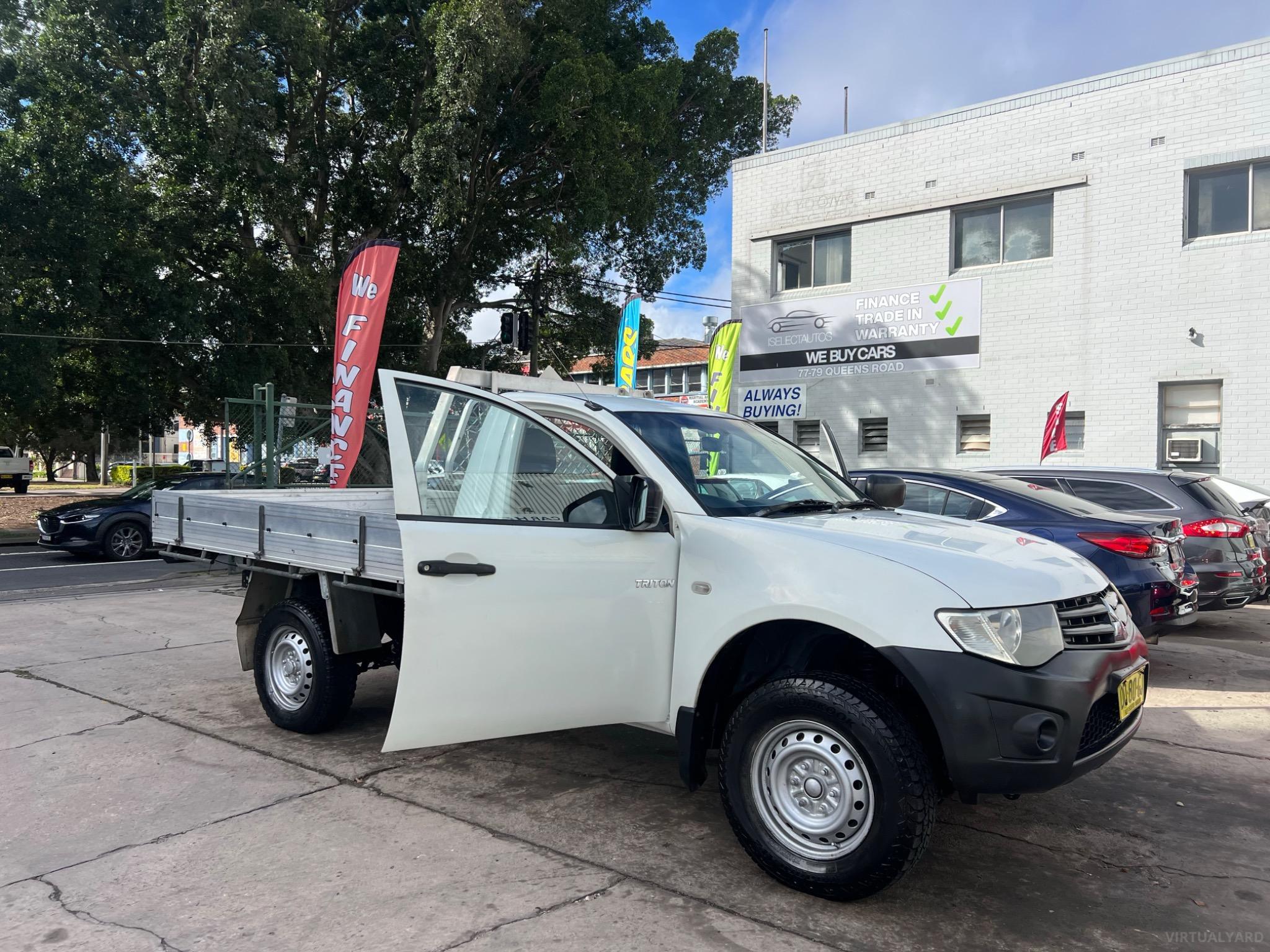 MITSUBISHI TRITON
