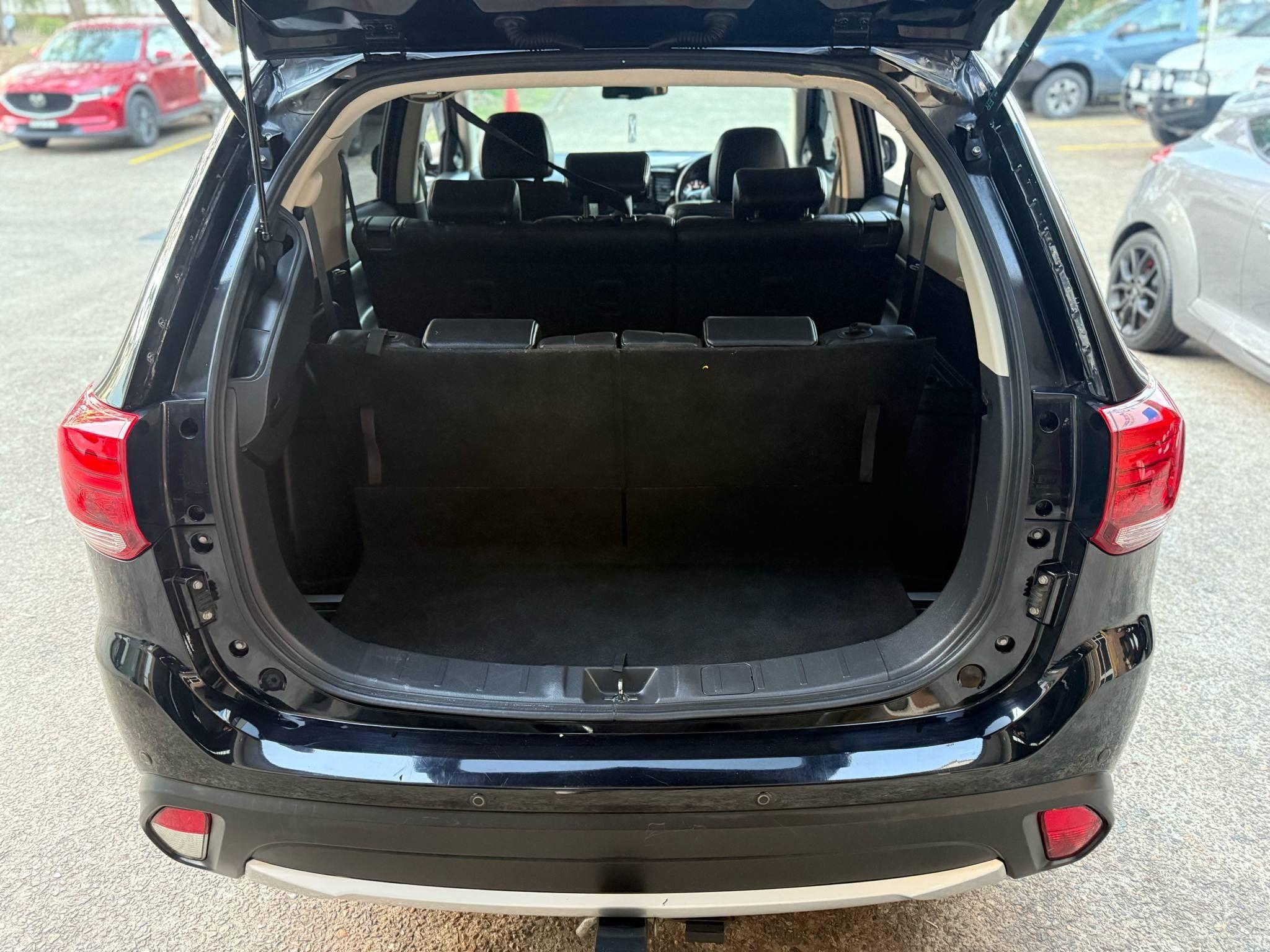MITSUBISHI OUTLANDER
