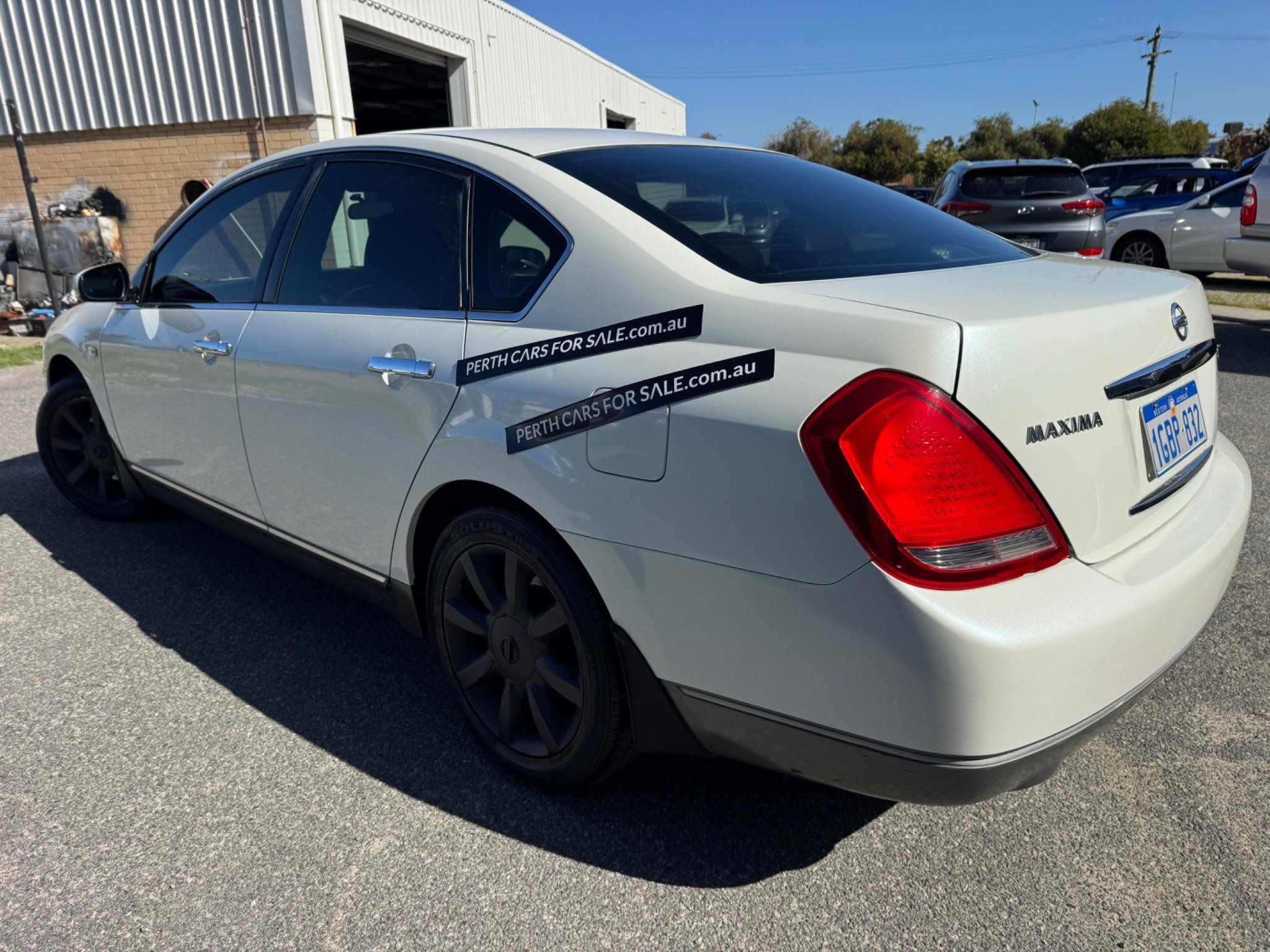 NISSAN MAXIMA