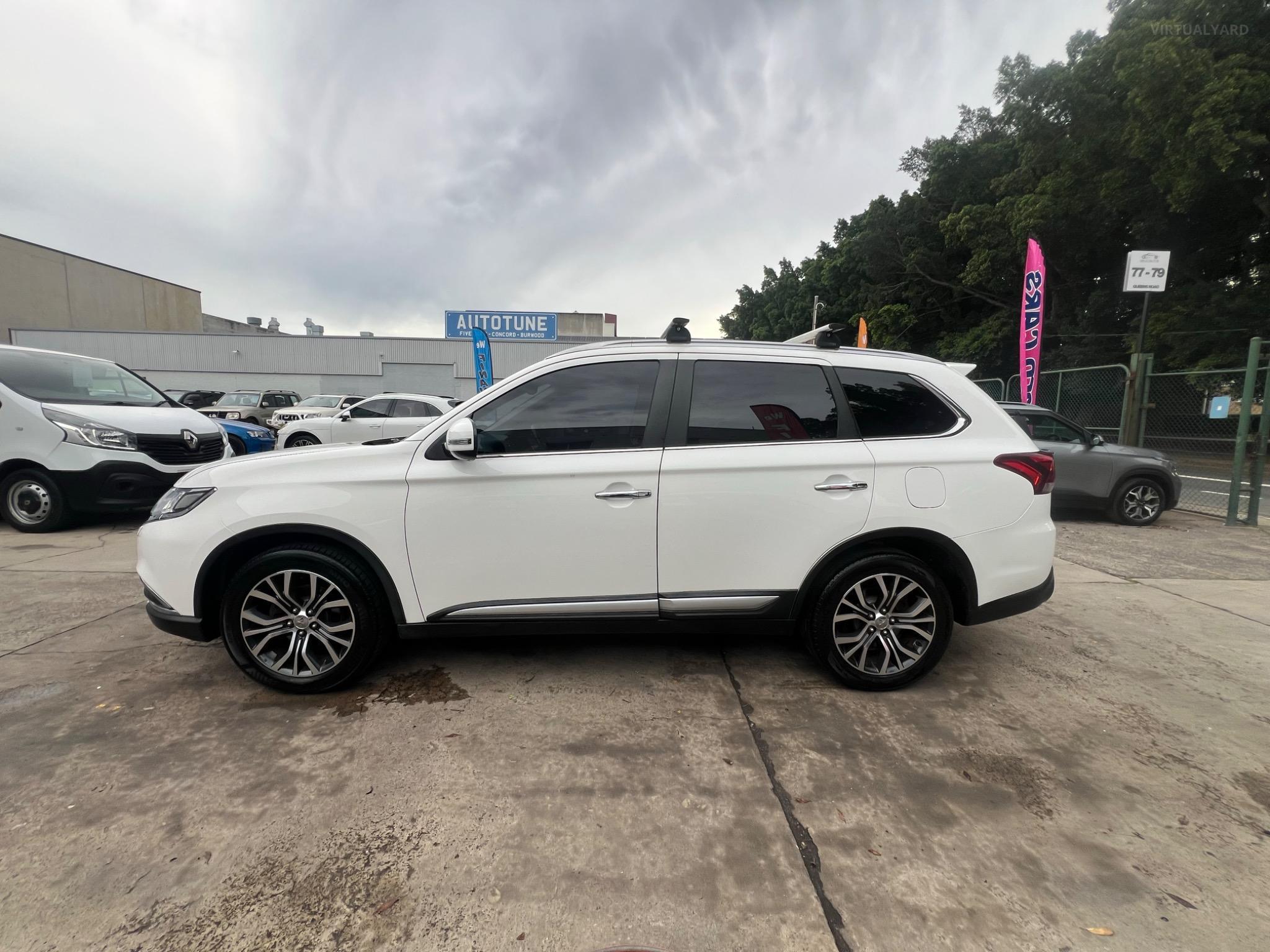 MITSUBISHI OUTLANDER