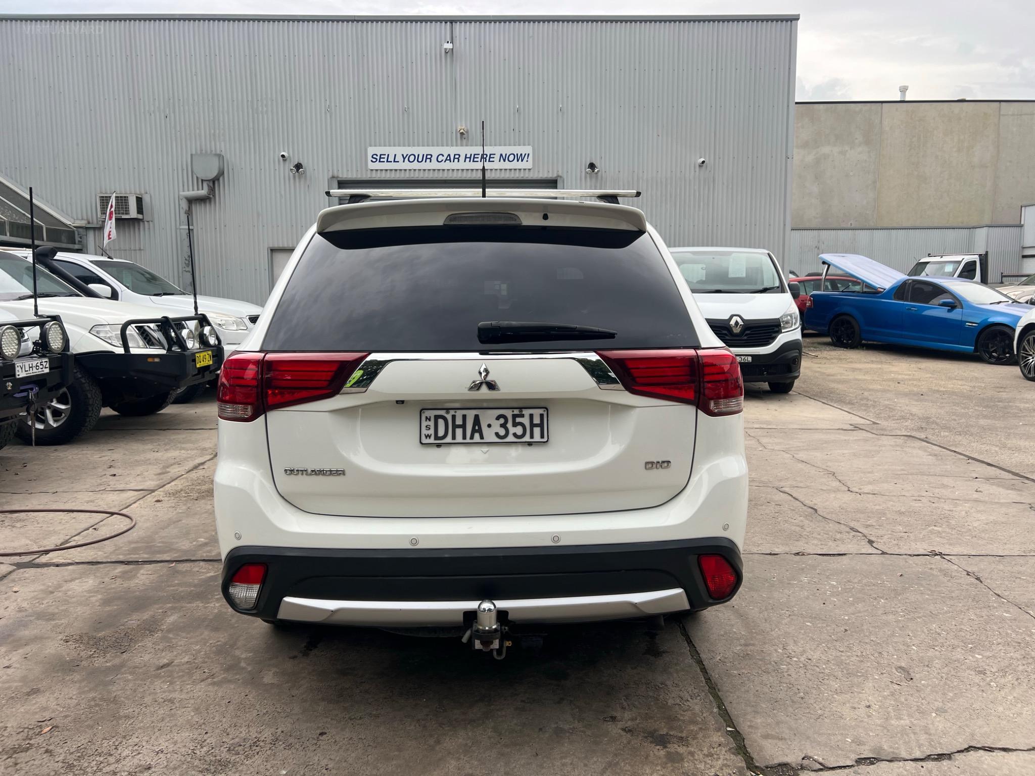MITSUBISHI OUTLANDER