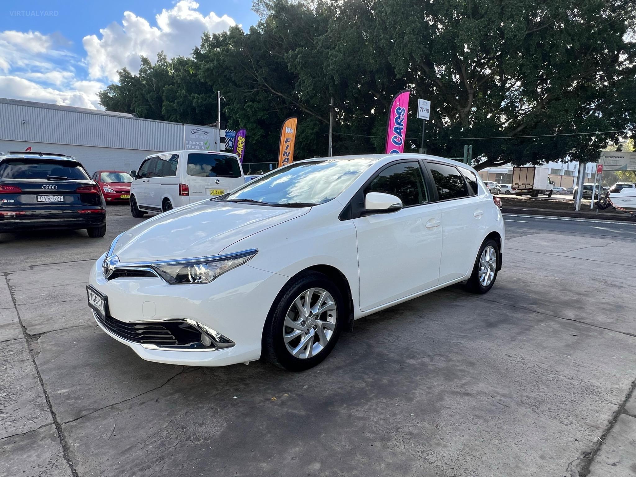 TOYOTA COROLLA