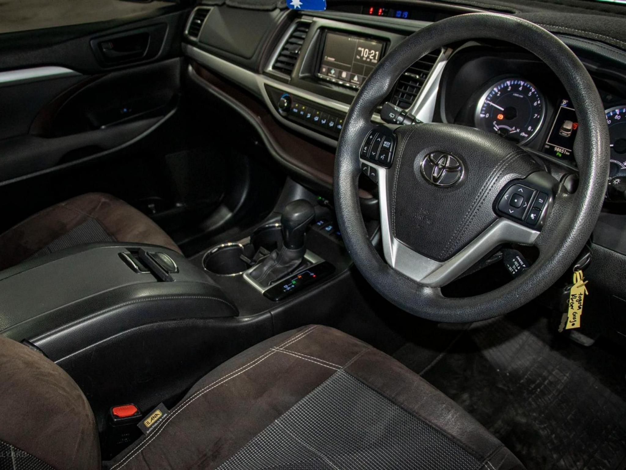 TOYOTA KLUGER