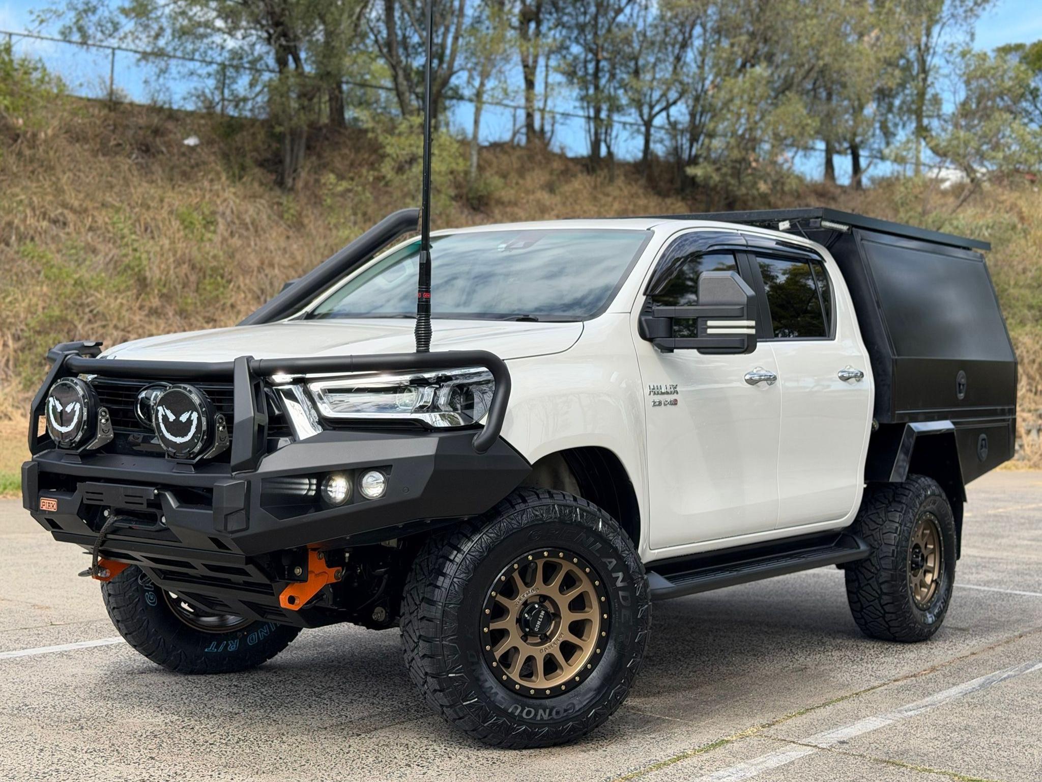 TOYOTA HILUX
