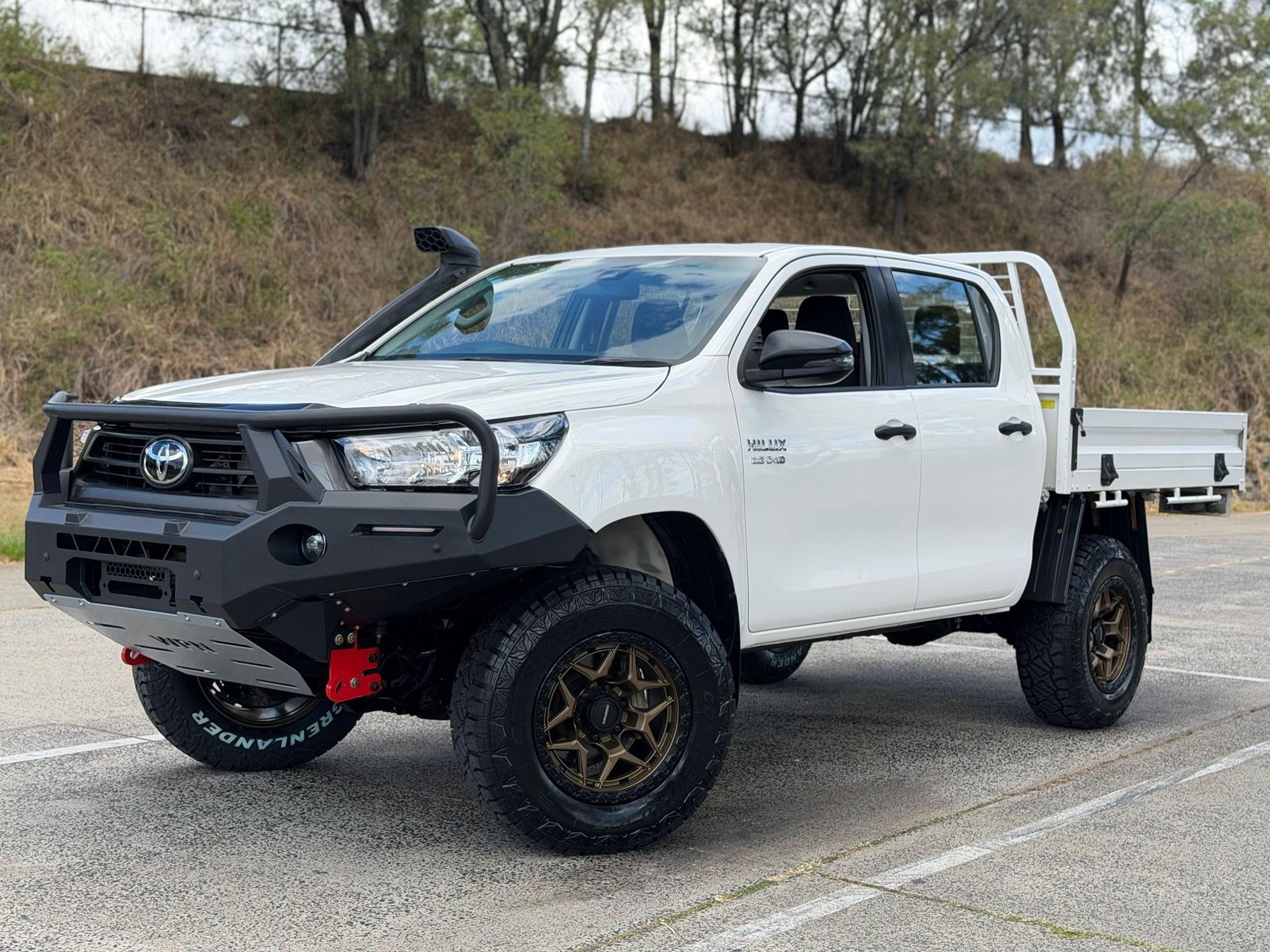 TOYOTA HILUX
